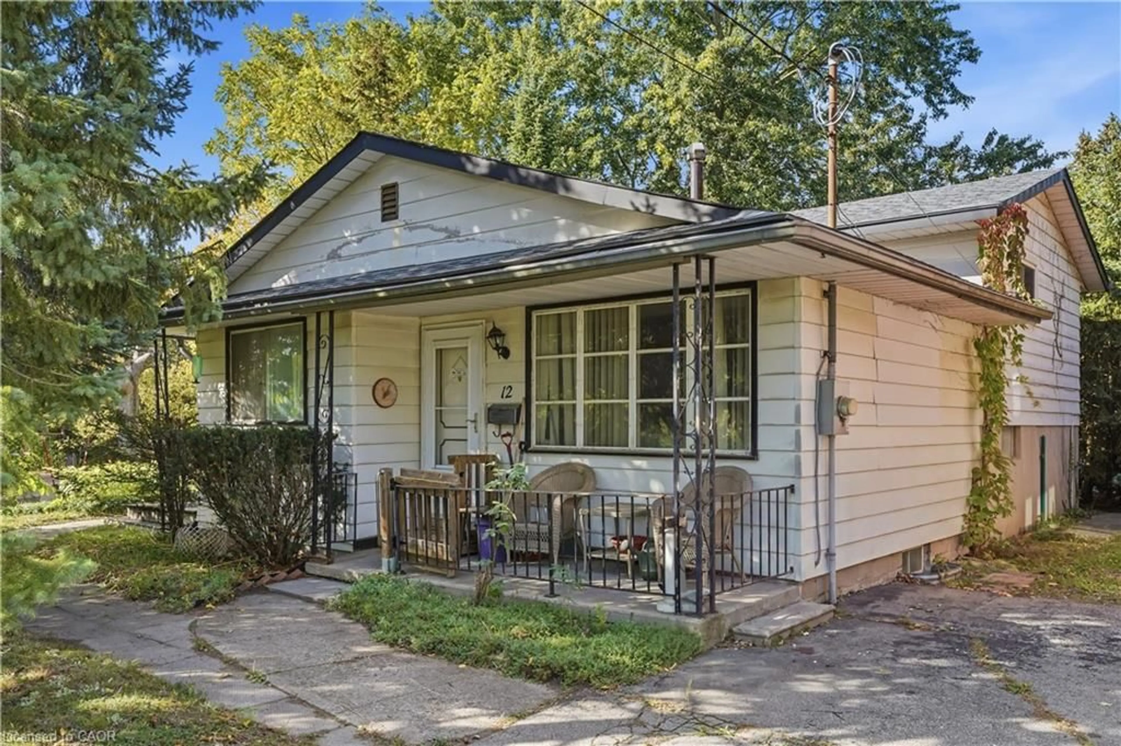 Home with vinyl exterior material, street for 12 Hill St, Kitchener Ontario N2H 5T1