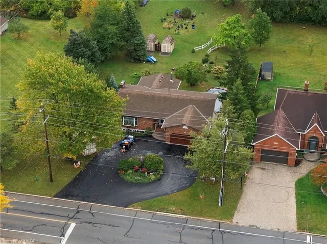 338 Albany St, Fort Erie 2