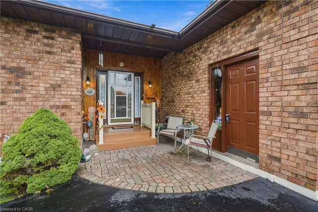 338 Albany St, Fort Erie 4