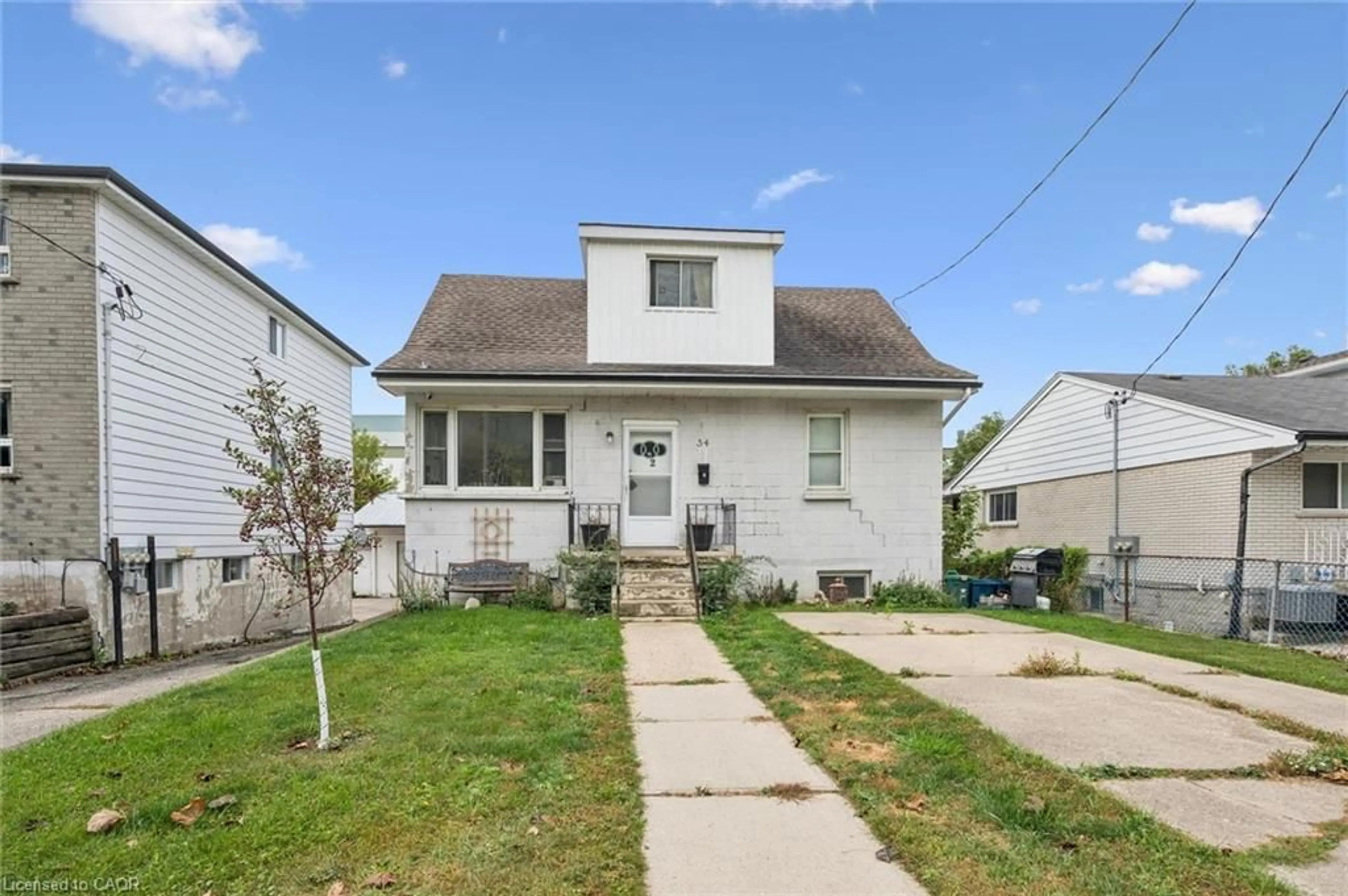 Unknown for 34 Jaffray St, Cambridge Ontario N1R 3H9