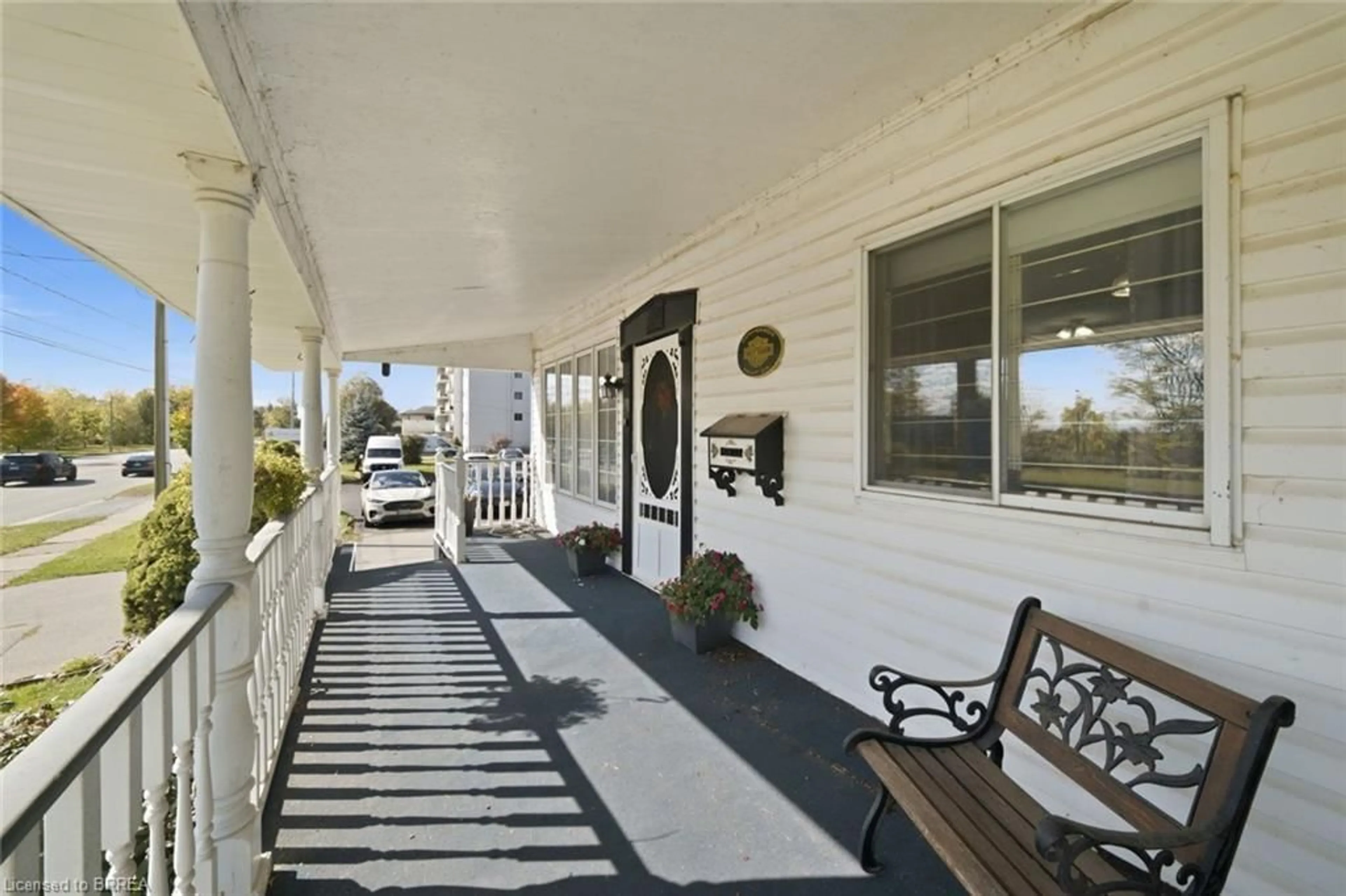 Unknown for 986 Colborne St, Brantford Ontario N3S 3T4