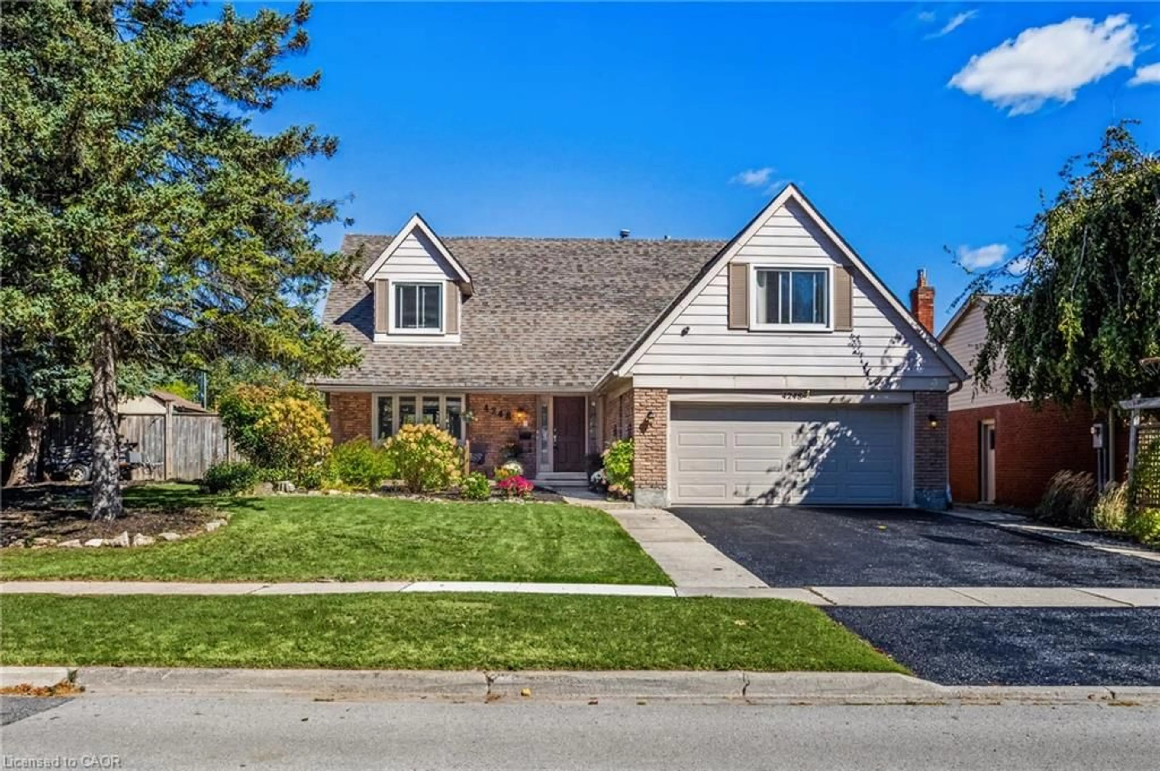 Home with brick exterior material, street for 4248 Dunvegan Rd, Burlington Ontario L7L 1P8