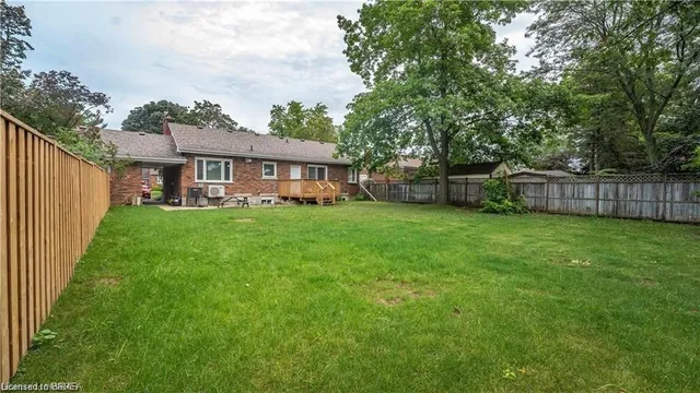 75 Henderson Ave, Brantford 3