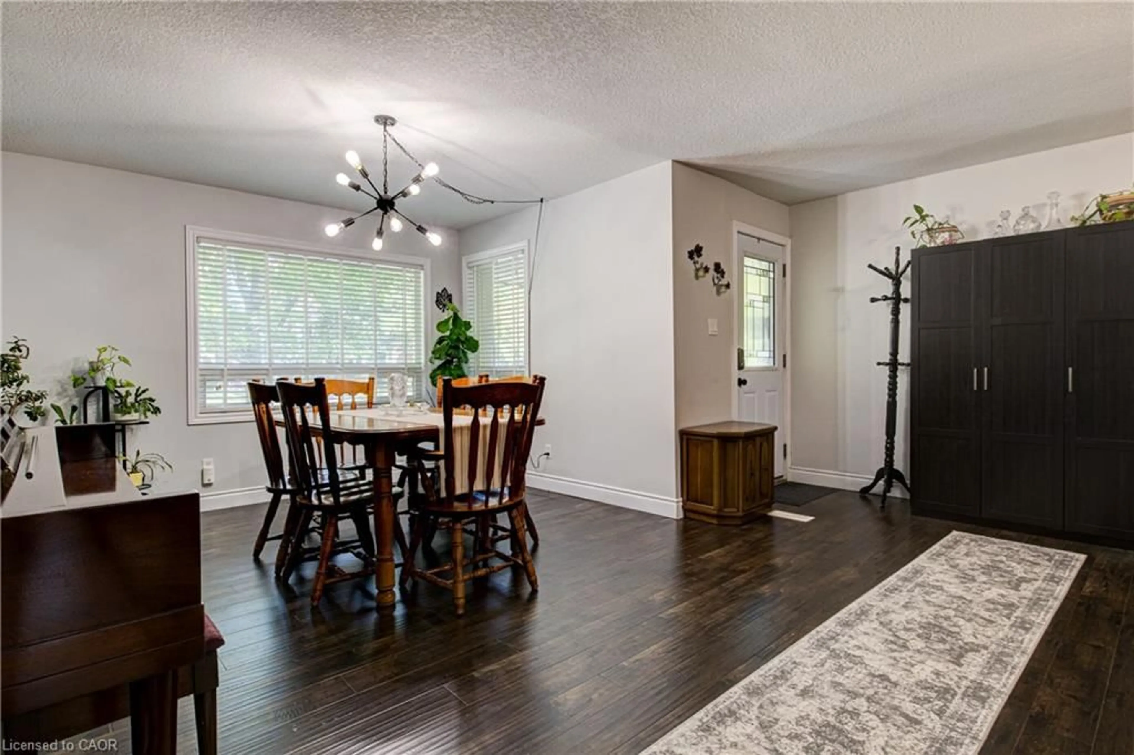 Dining room, wood/laminate floor for 3 Oakwood Ave, Kitchener Ontario N2H 6G7