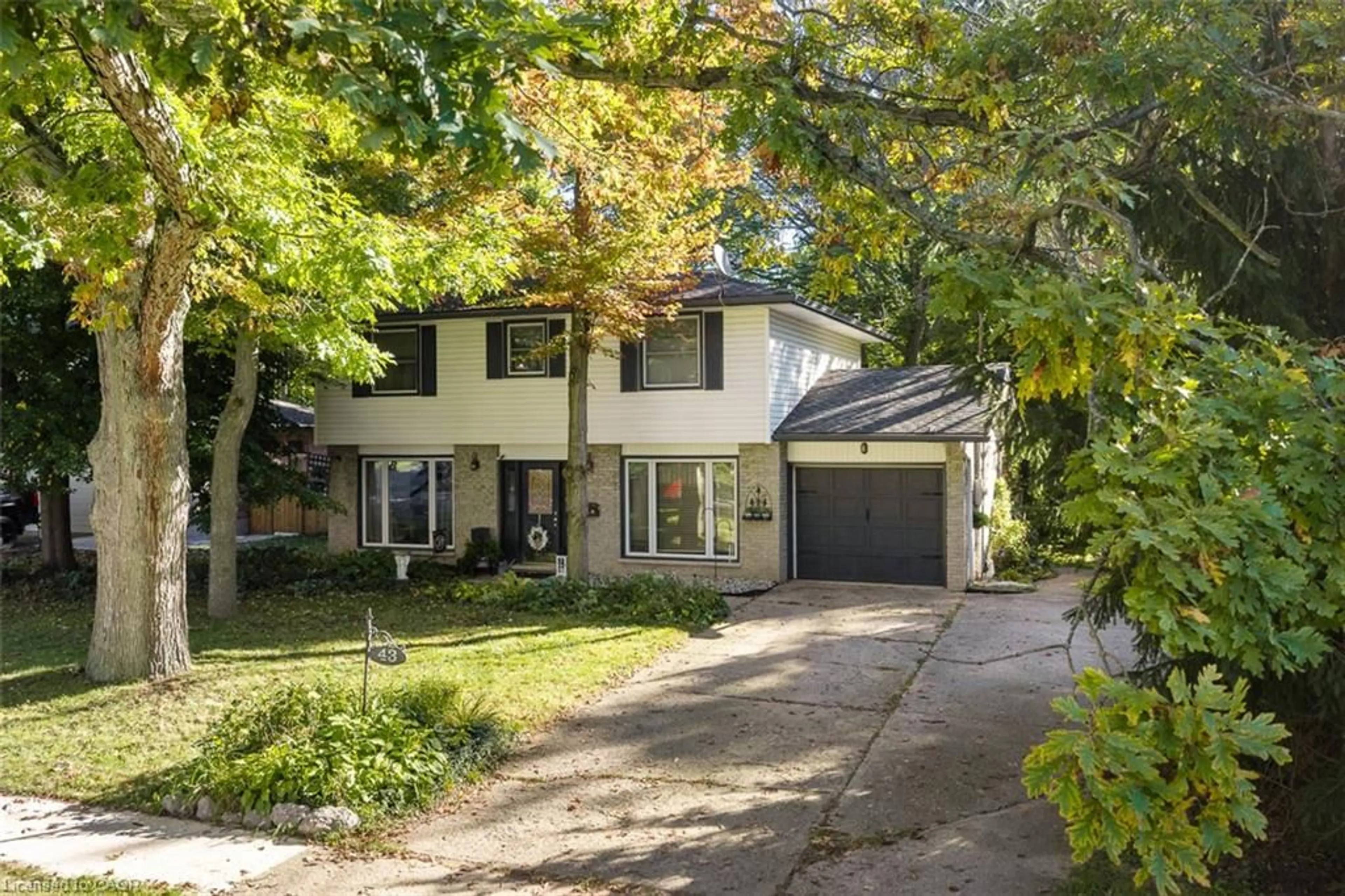 Home with brick exterior material, street for 43 Stella St, Pelham Ontario L3E 0T6