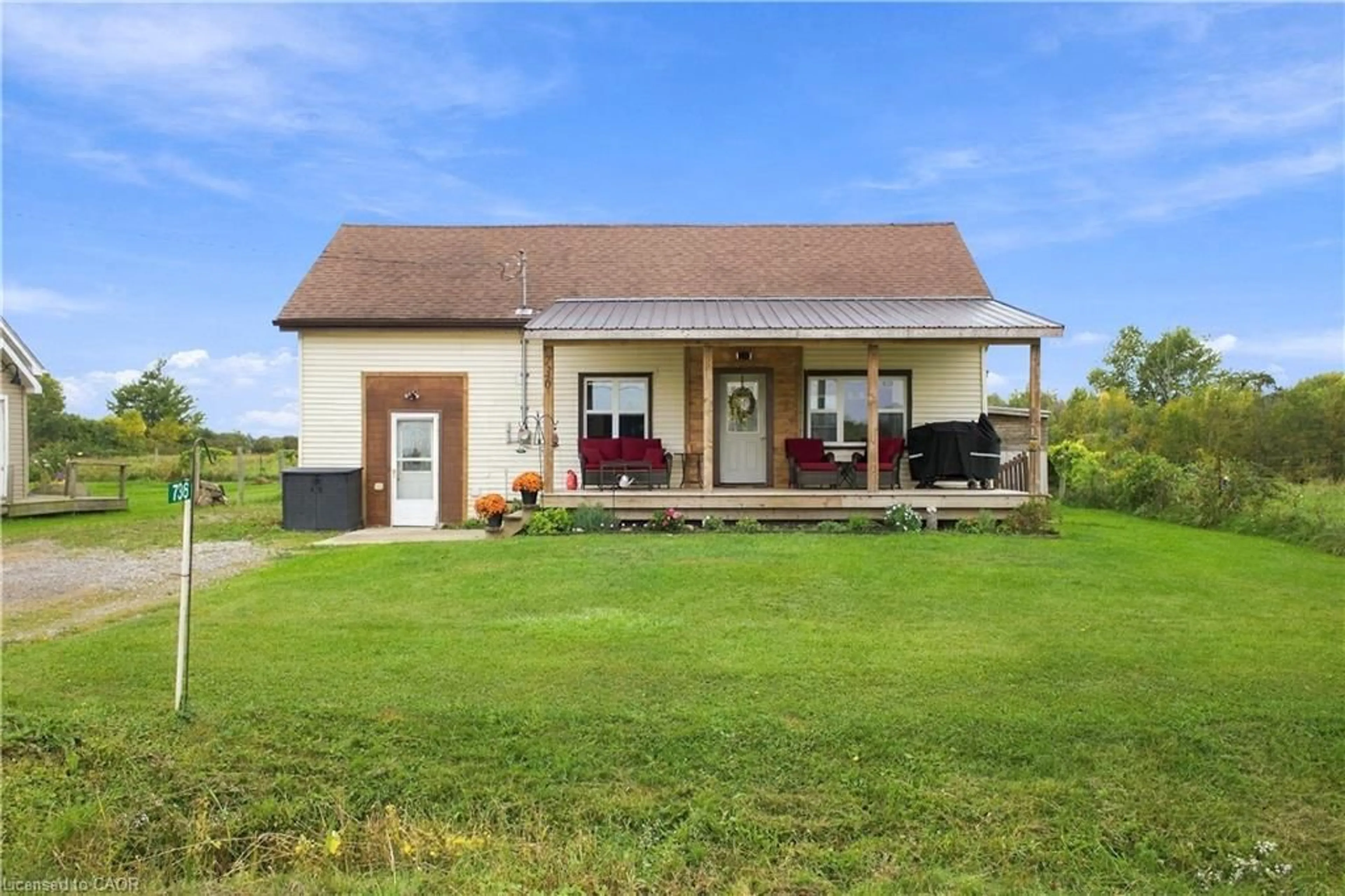 A pic from outside/outdoor area/front of a property/back of a property/a pic from drone, unknown for 736 Port Maitland Rd, Dunnville Ontario N1A 2W6