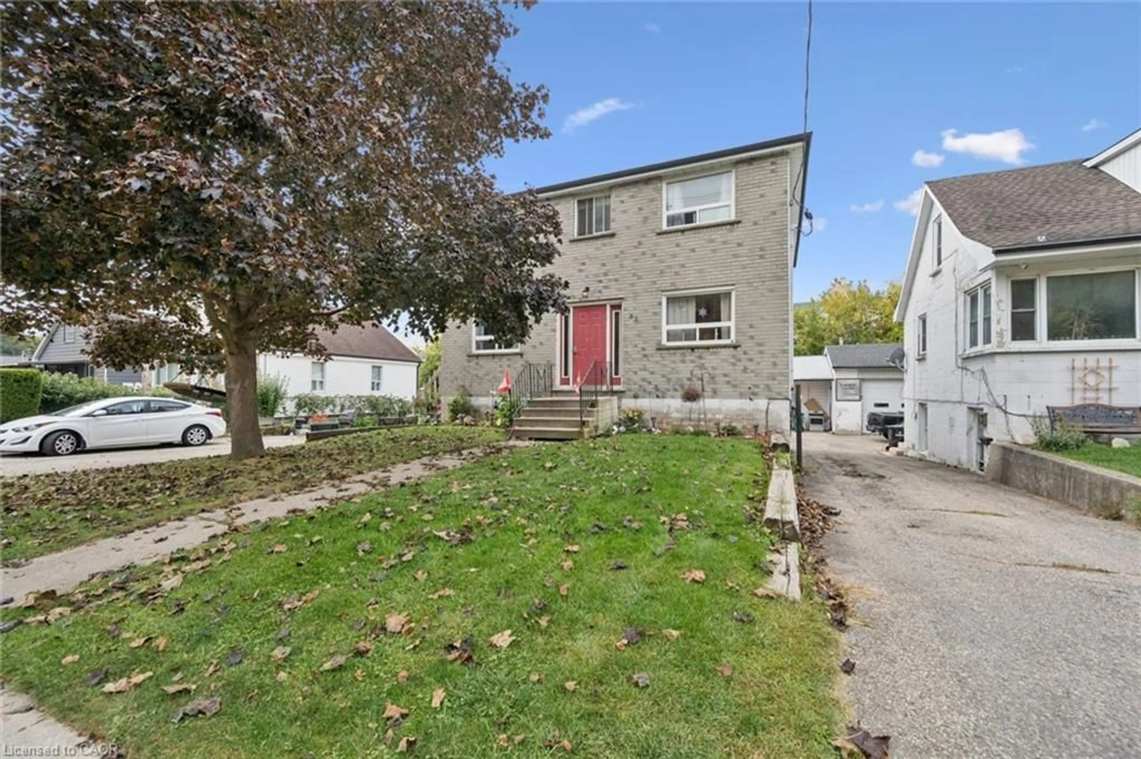 Unknown for 32 Jaffray St, Cambridge Ontario N1R 3H9
