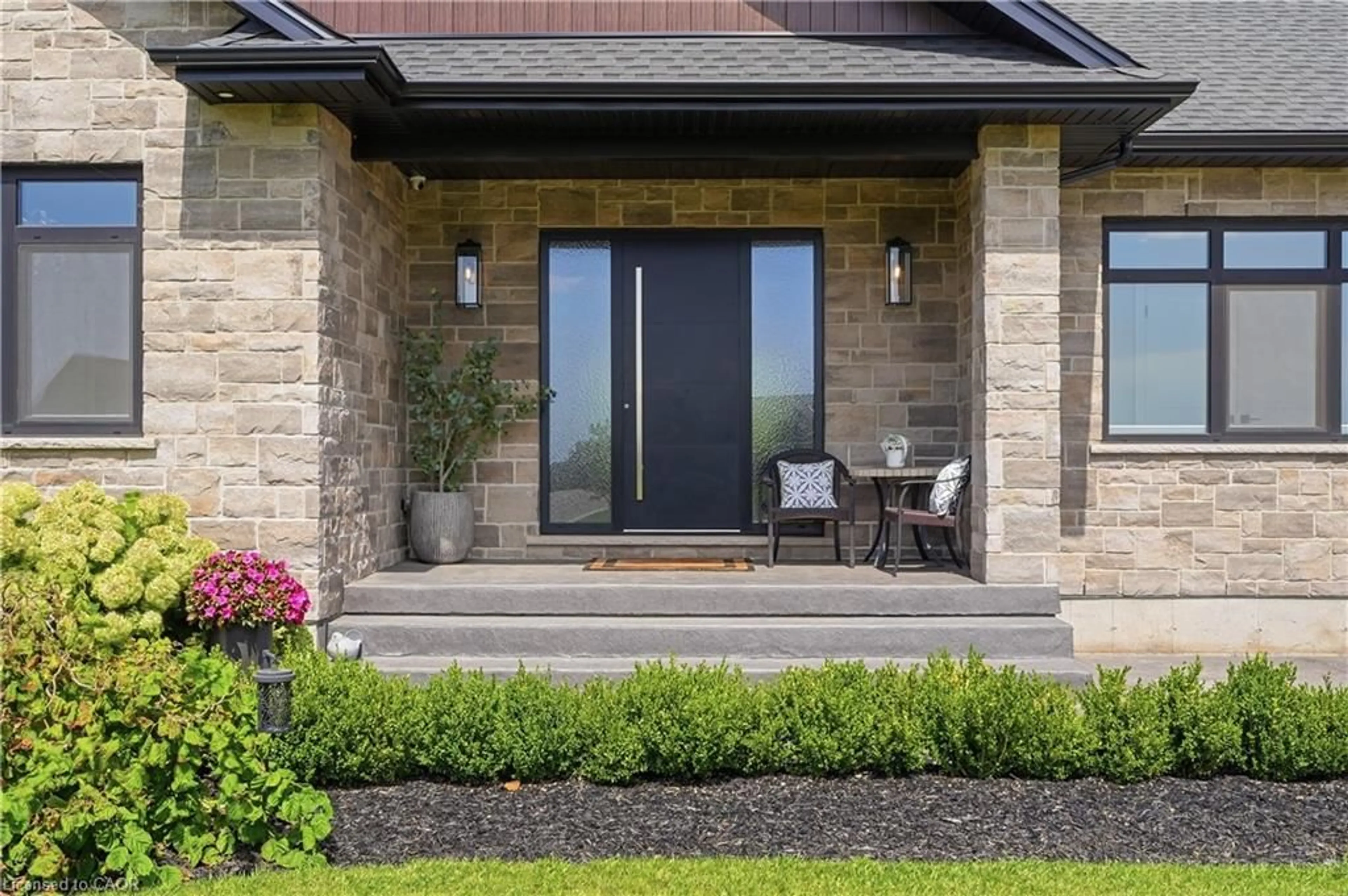 Home with brick exterior material, street for 7 - 670 Bishopsgate Rd, Paris Ontario N3L 3E3
