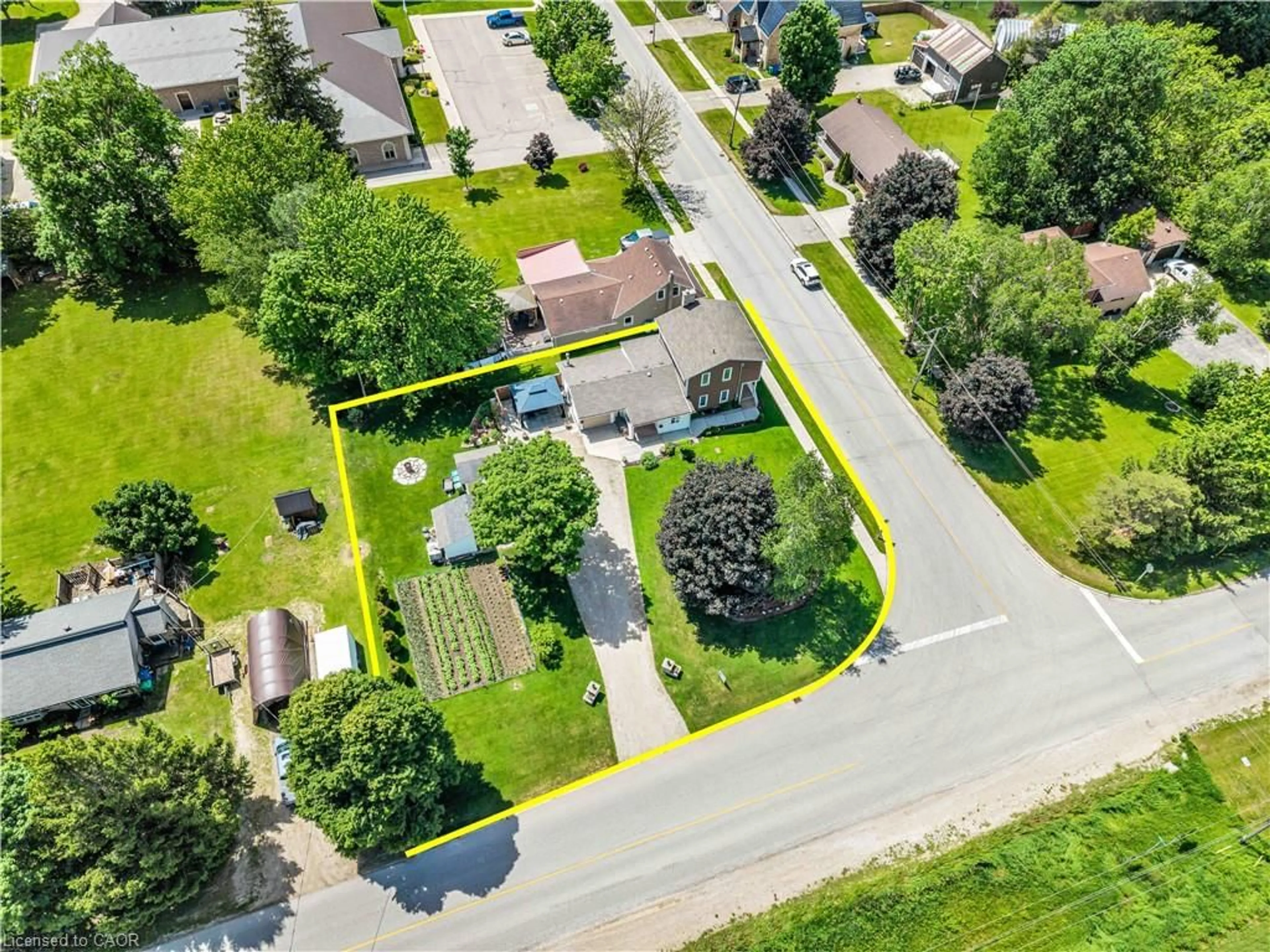 A pic from outside/outdoor area/front of a property/back of a property/a pic from drone, street for 117 Helena St, Ayton Ontario N0G 1C0