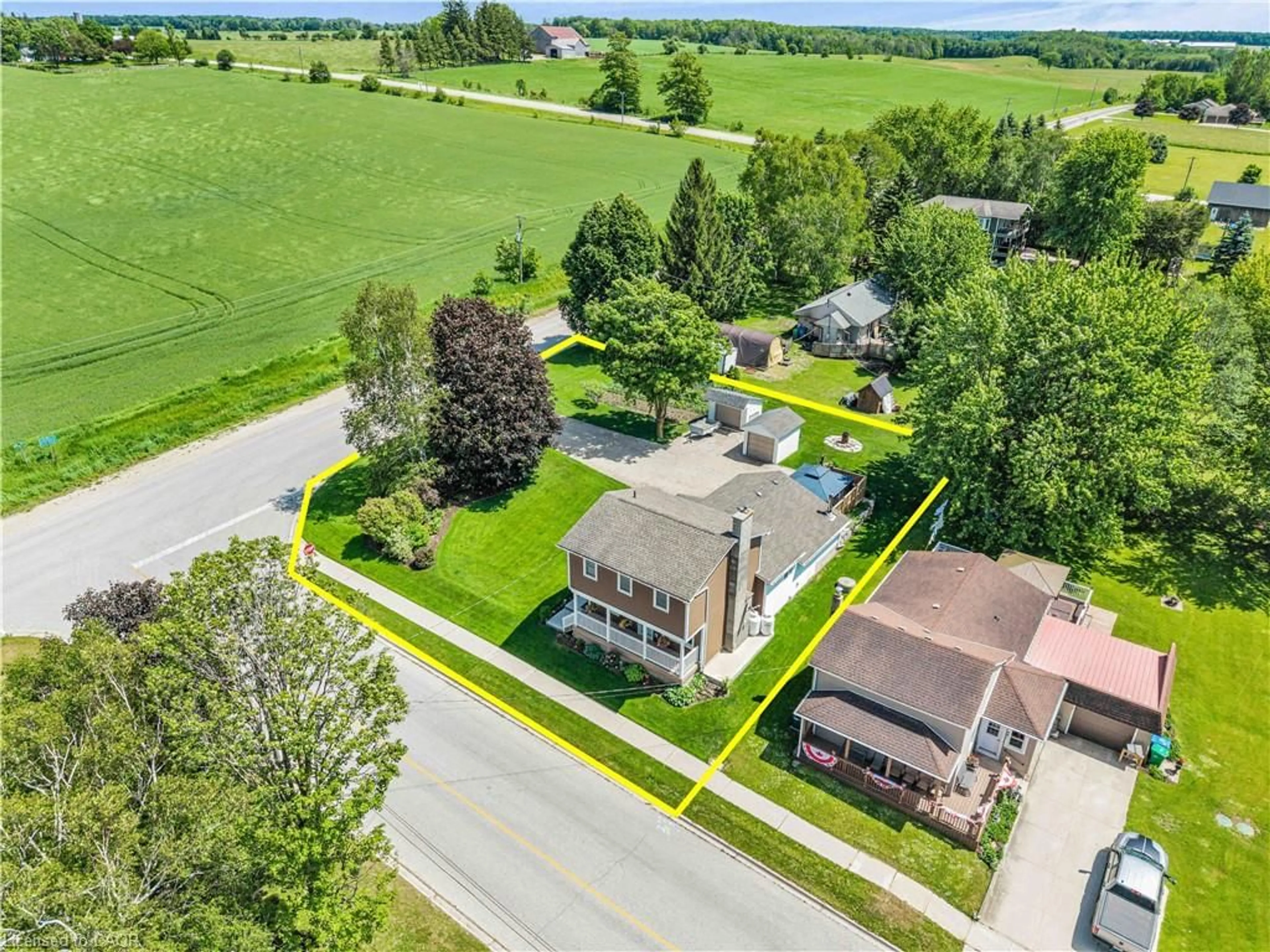 A pic from outside/outdoor area/front of a property/back of a property/a pic from drone, street for 117 Helena St, Ayton Ontario N0G 1C0