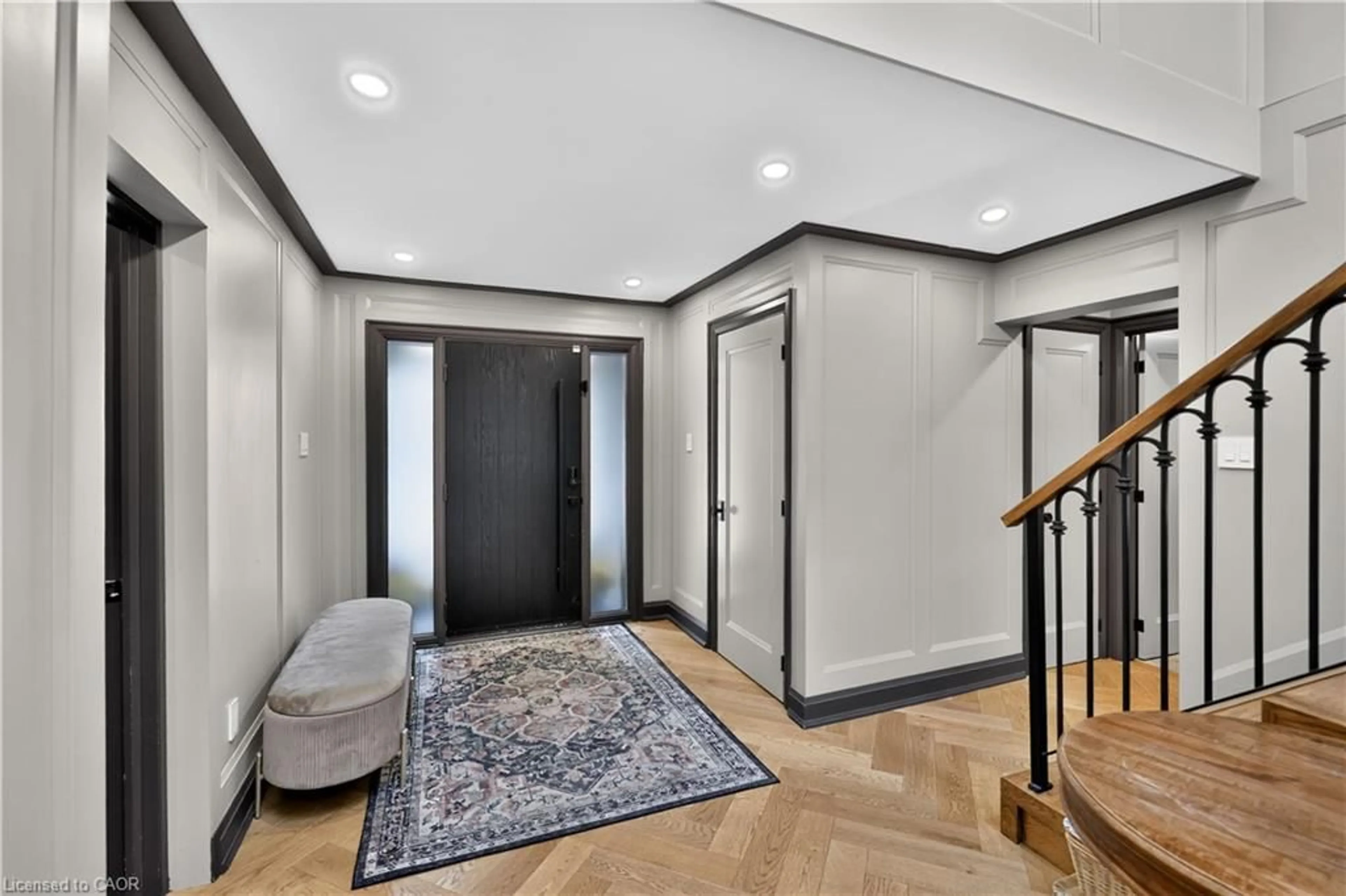 Indoor foyer for 4329 Hartfield Grove, Mississauga Ontario L4W 2Y6