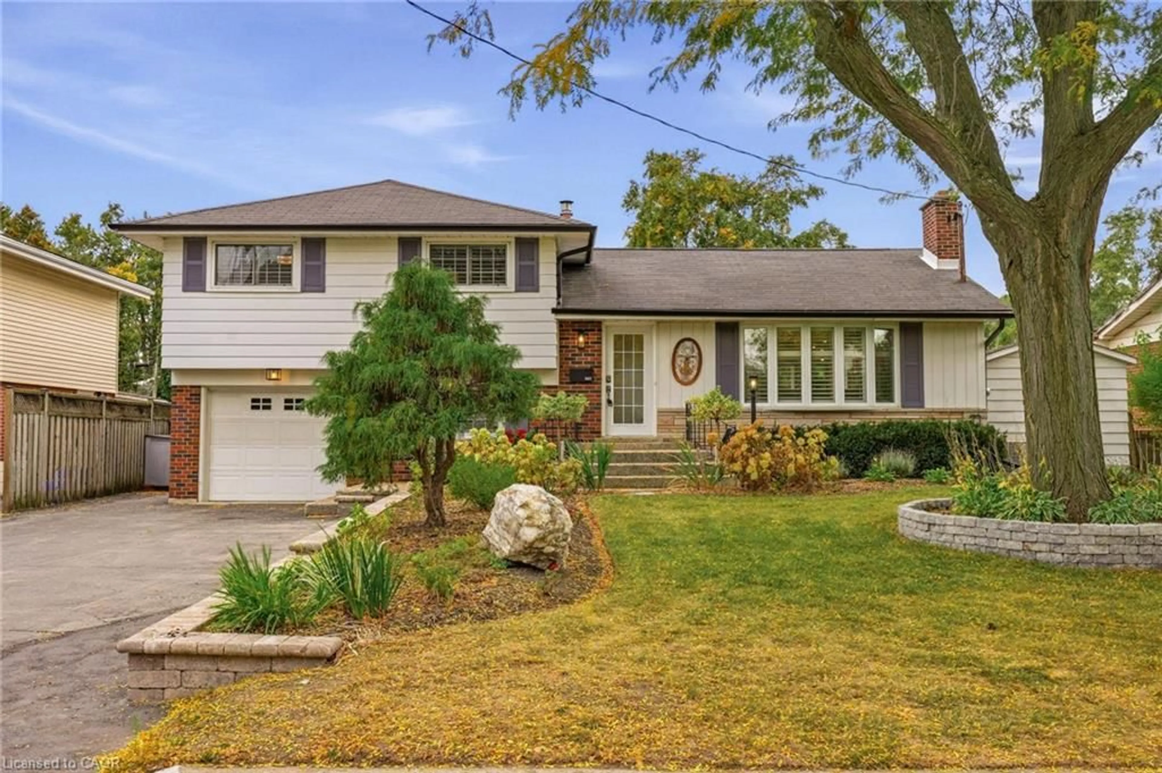 Home with brick exterior material, street for 502 Karen Dr, Burlington Ontario L7R 3J1