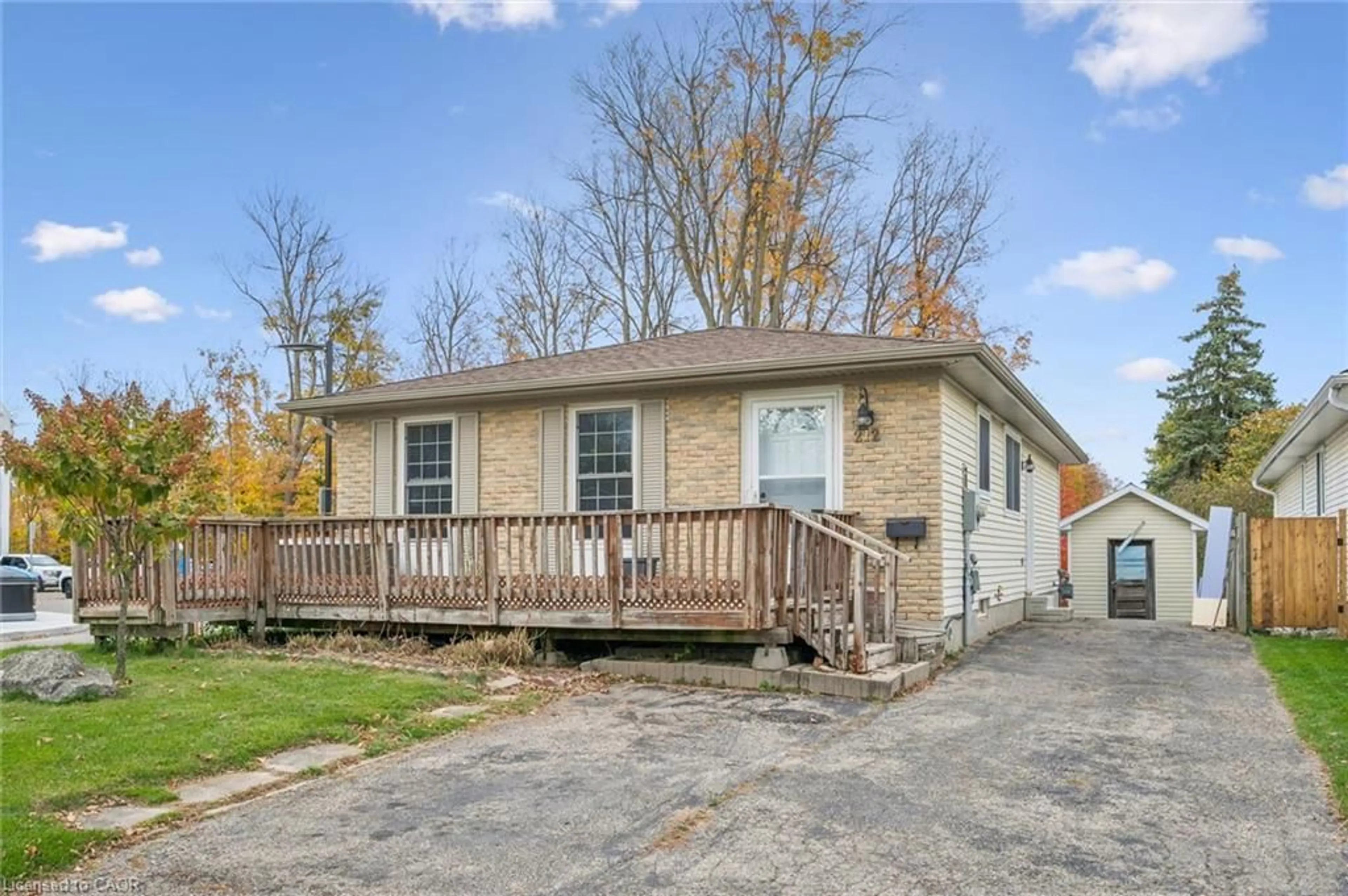 Unknown for 212 Heritage Dr, Kitchener Ontario N2B 3J6