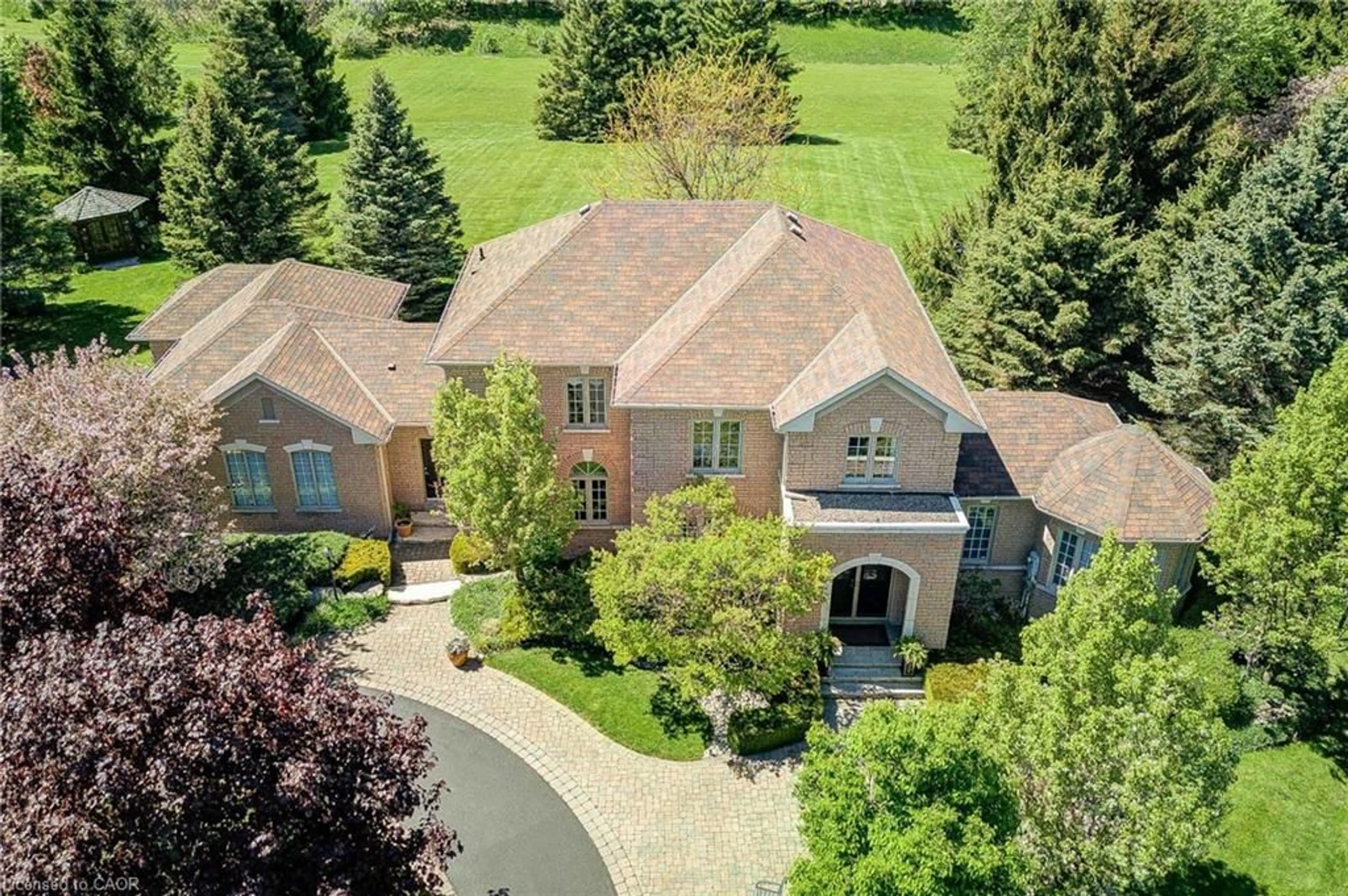 A pic from outside/outdoor area/front of a property/back of a property/a pic from drone, unknown for 11 Bridlewood Blvd, Halton Ontario L0P 1H0