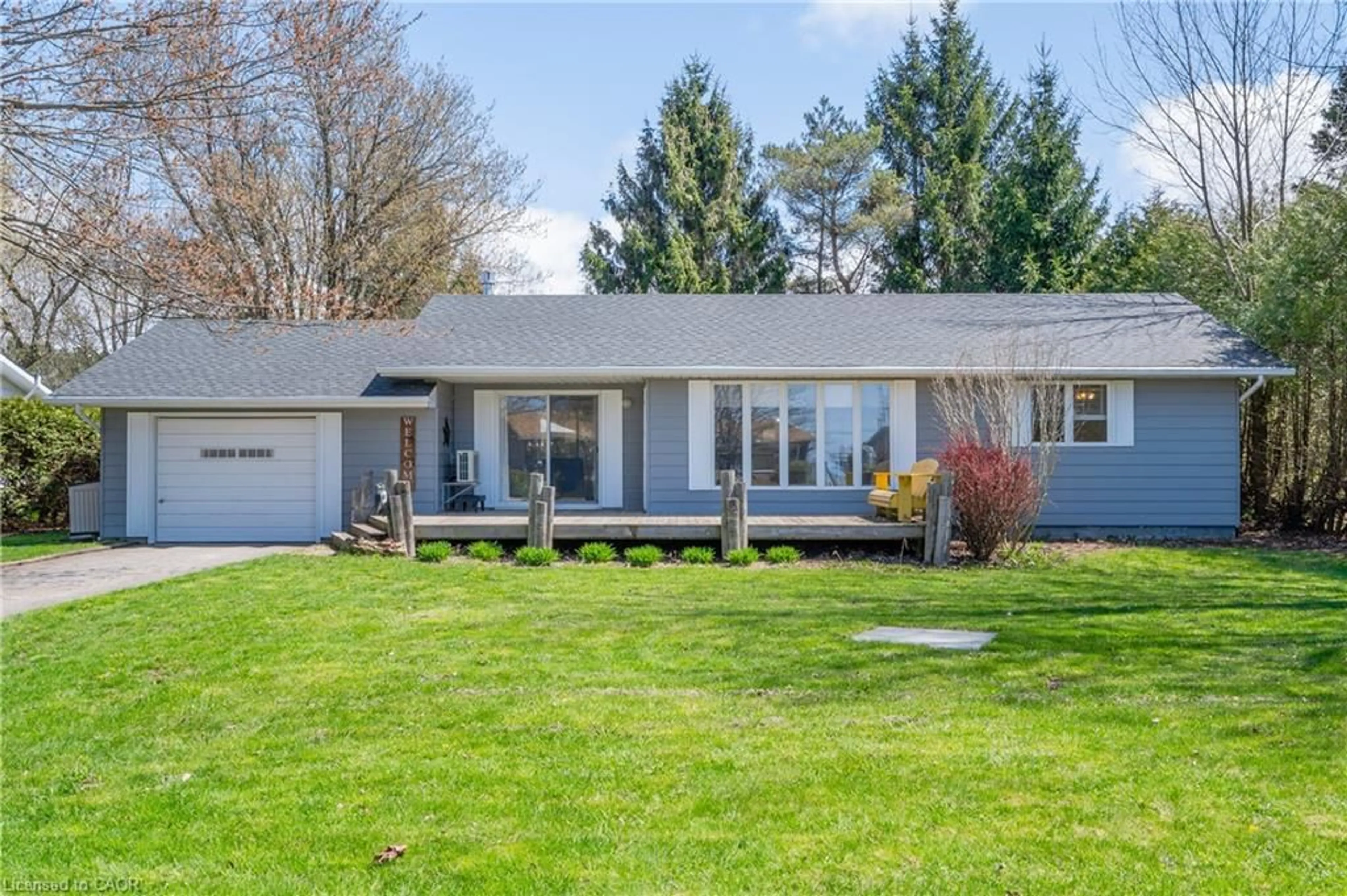 Home with vinyl exterior material, street for 72562 Princess St, Bluewater Ontario N0M 2T0