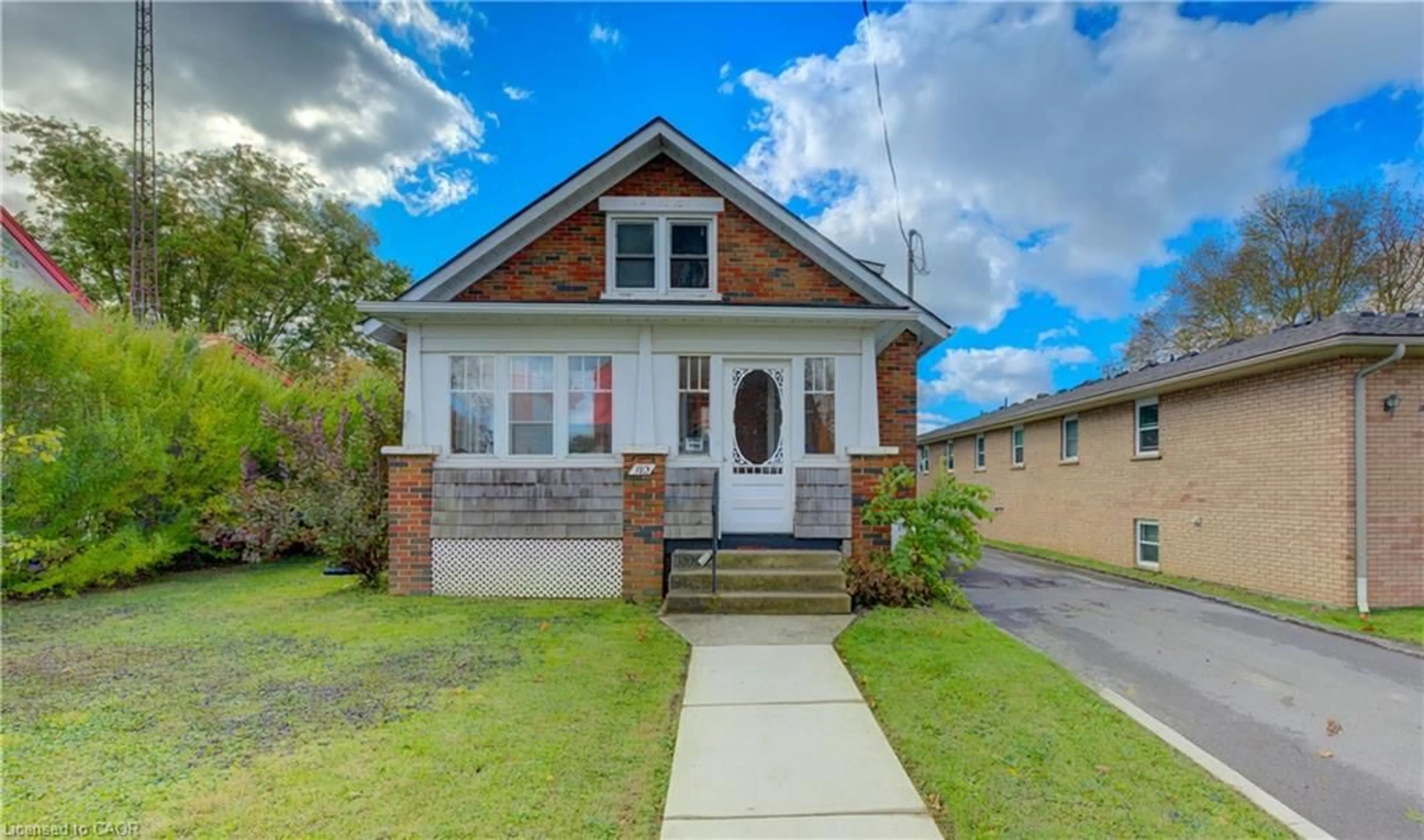 Unknown for 160 Queen St, Mount Forest Ontario N0G 2L3