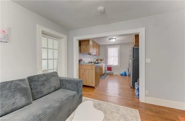 160 Queen St, Mount Forest 5