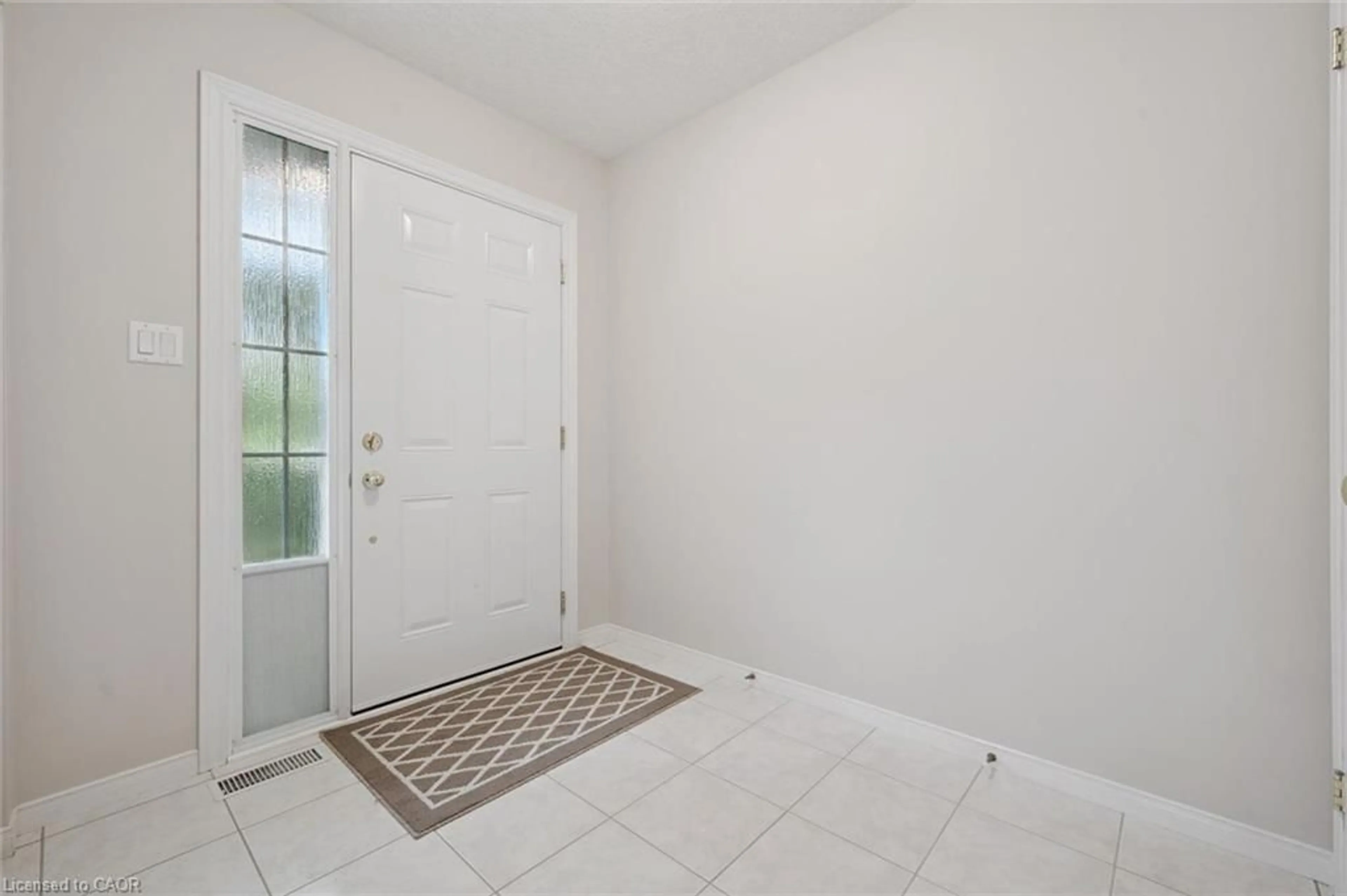 Indoor entryway for 941 Gordon St #20, Guelph Ontario N1G 4R9
