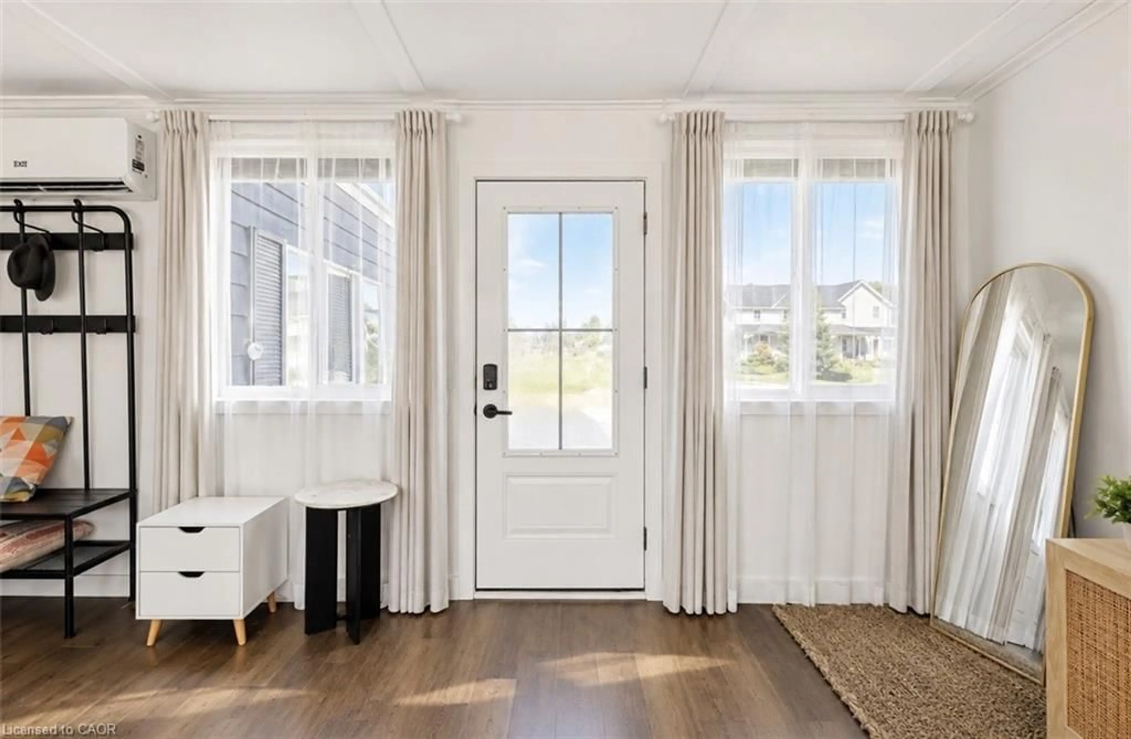 Indoor entryway for 12294 County Rd 5, Winchester Ontario K0C 2L0