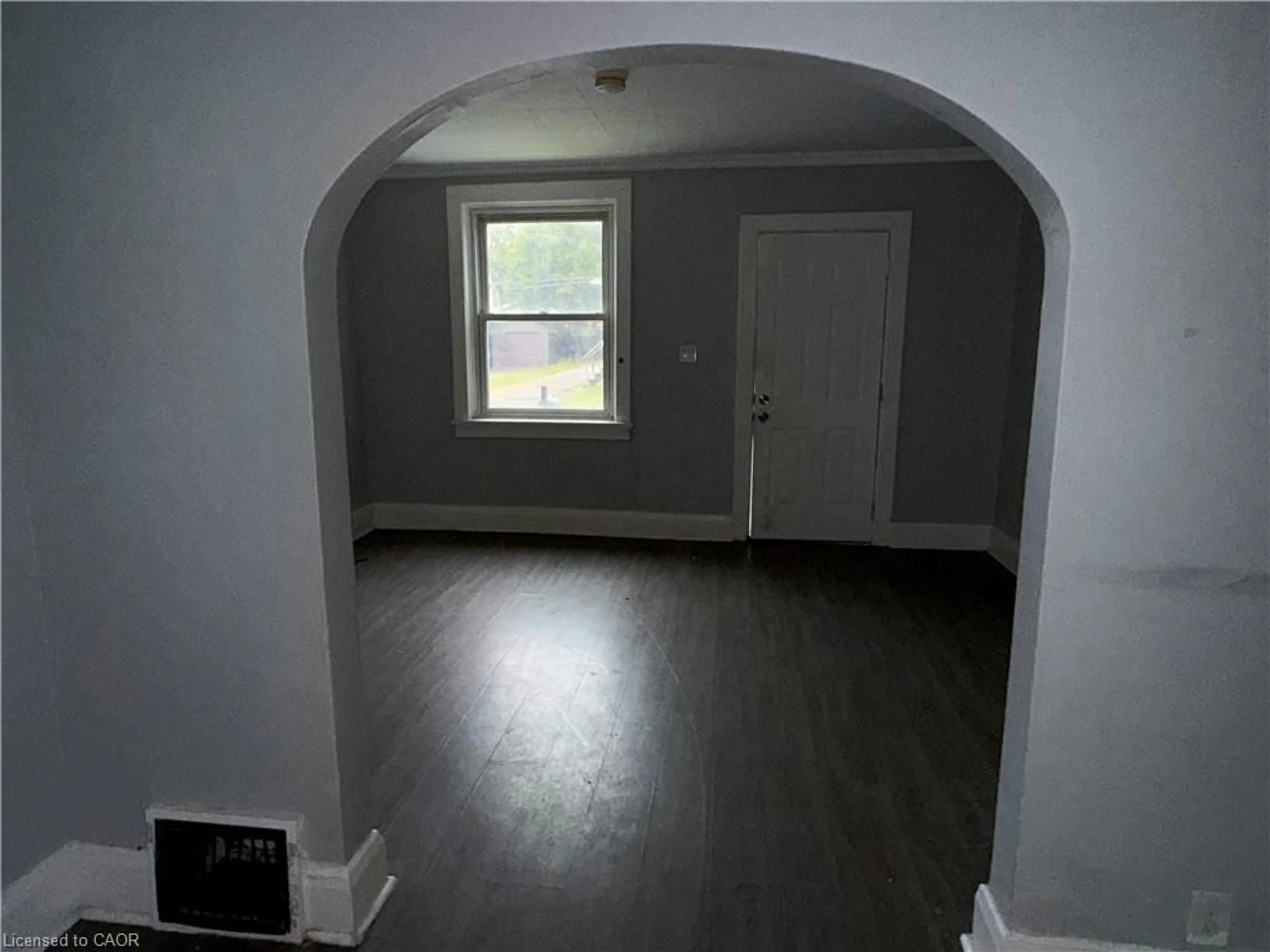 A pic of a room for 182 Woodward Ave, Sault Ste. Marie Ontario P6A 3T7