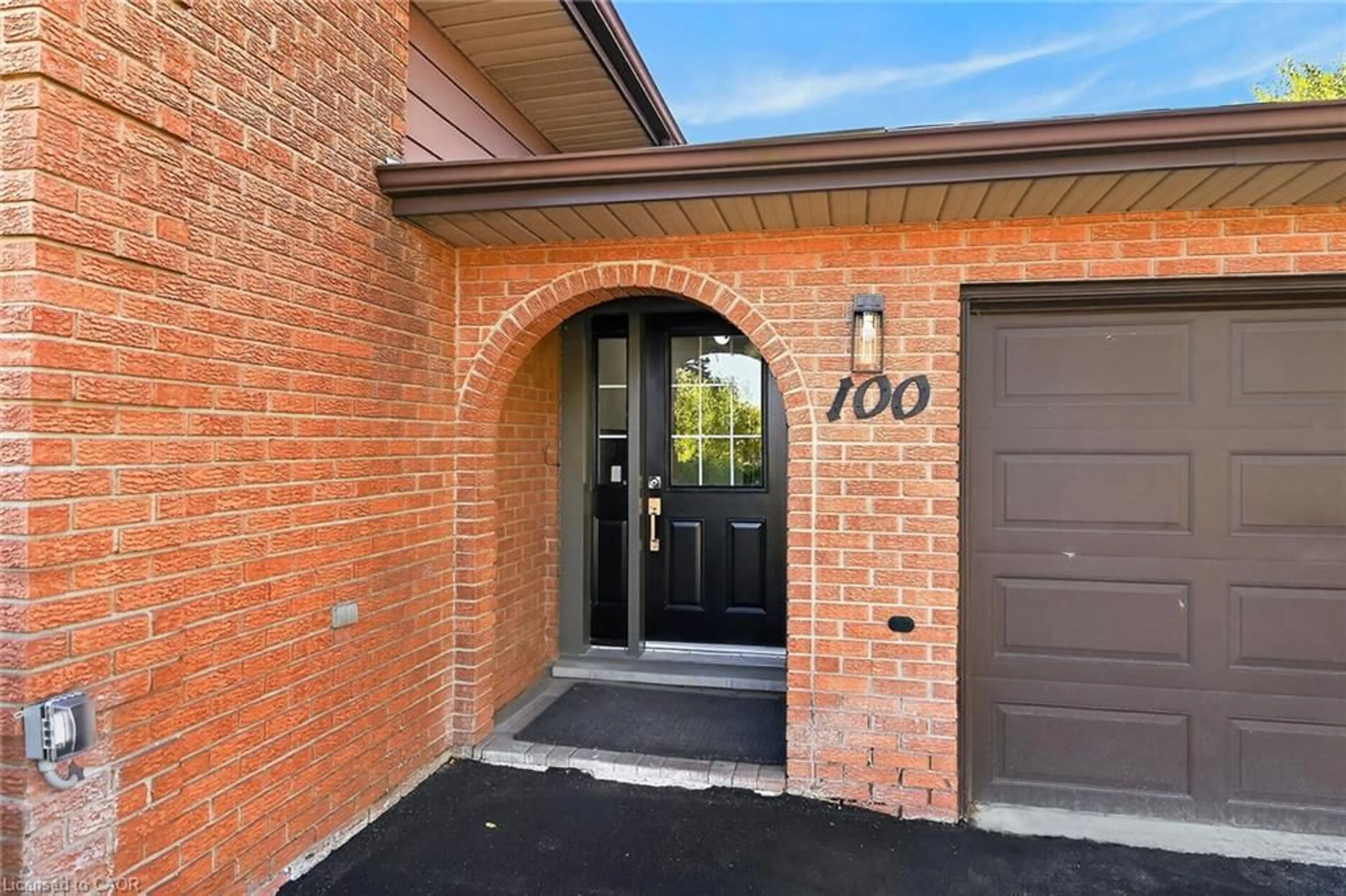 Unknown for 100 Marcella Cres, Hamilton Ontario L8K 6G1