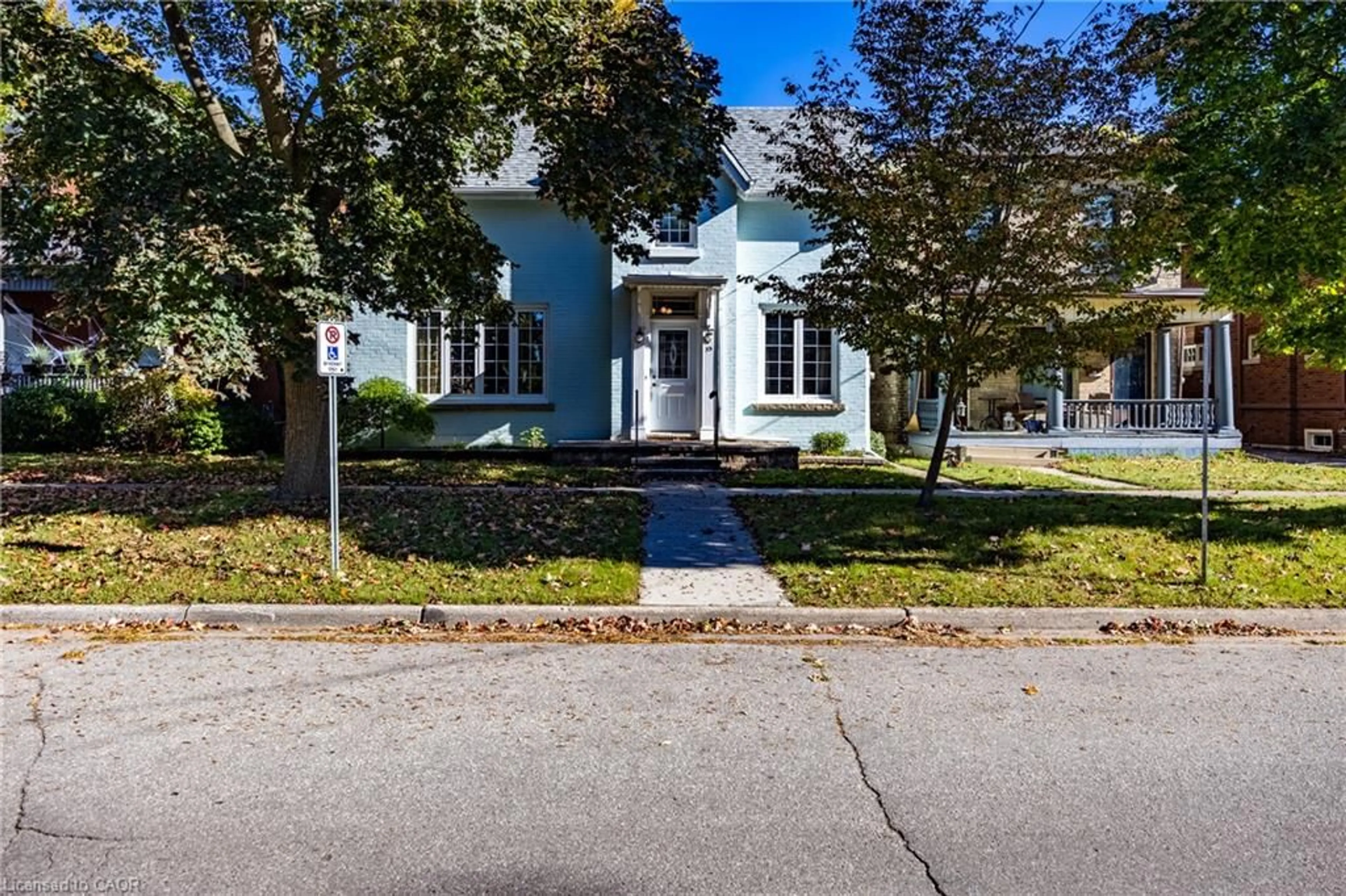 Unknown for 33 Palmerston Ave, Brantford Ontario N3T 4L1