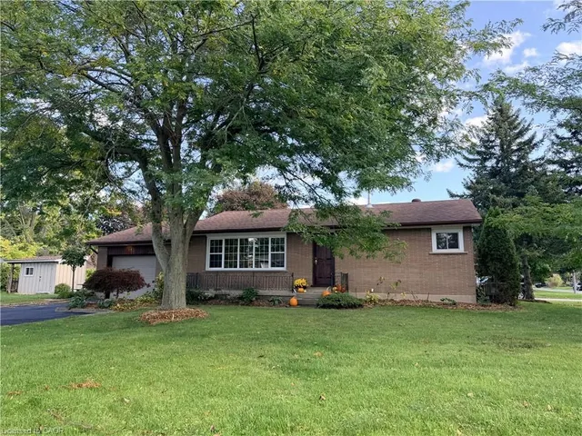 181 Montclair Cres, Waterford 3