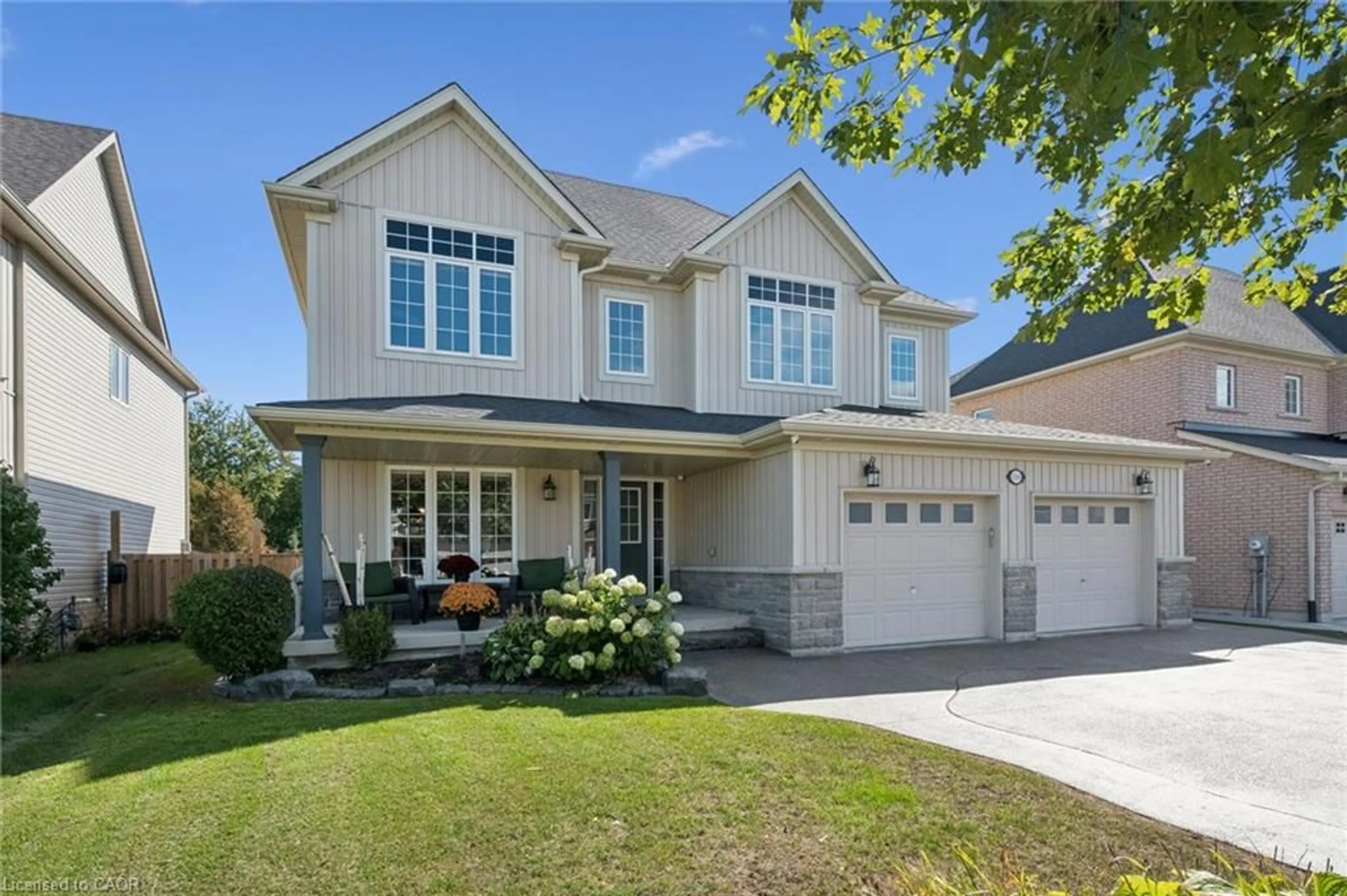 Home with vinyl exterior material, street for 106 Ryan St, Fergus Ontario N1M 0E4