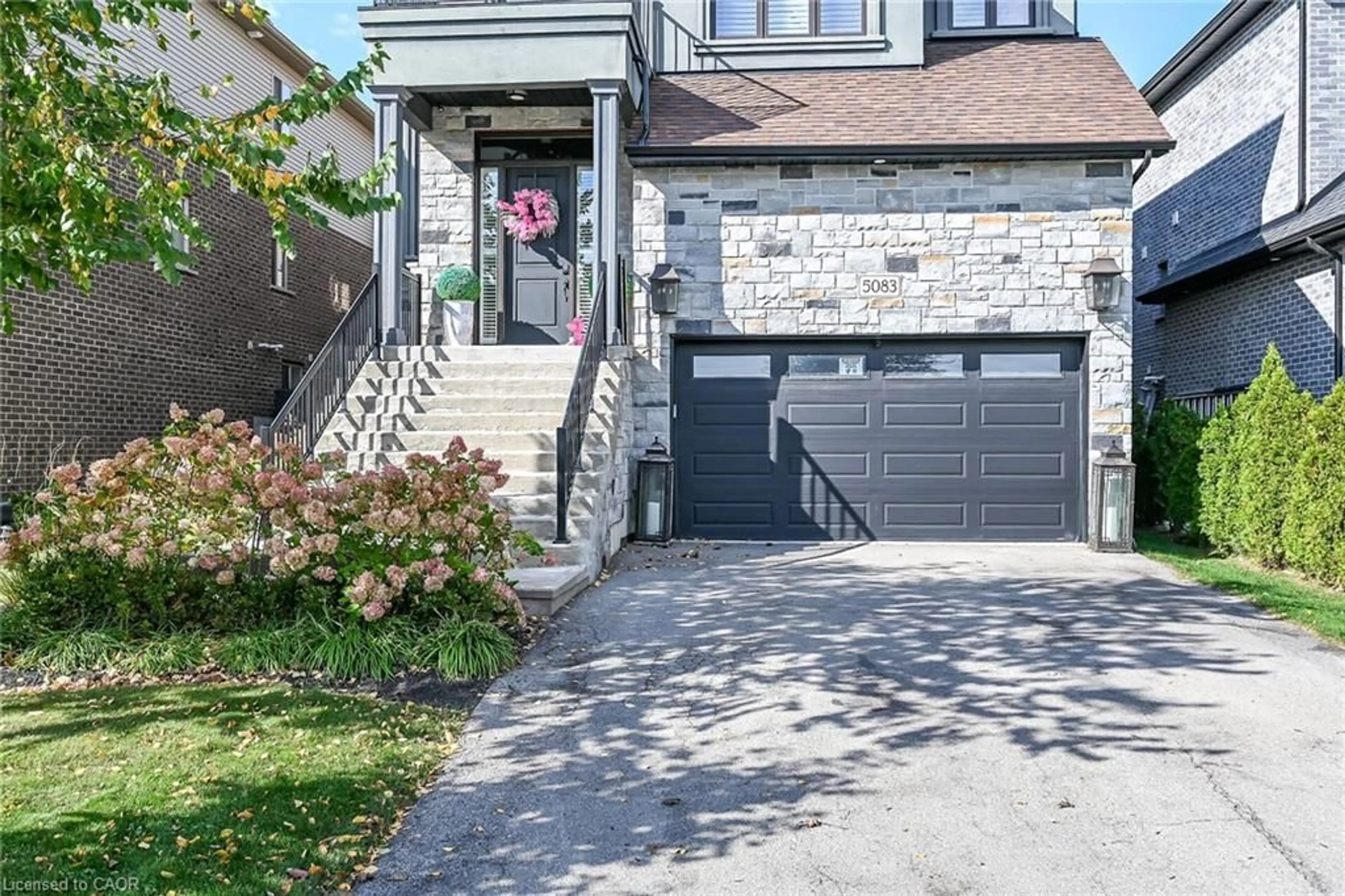 Home with brick exterior material, street for 5083 St George's Dr, Beamsville Ontario L0R 1B7