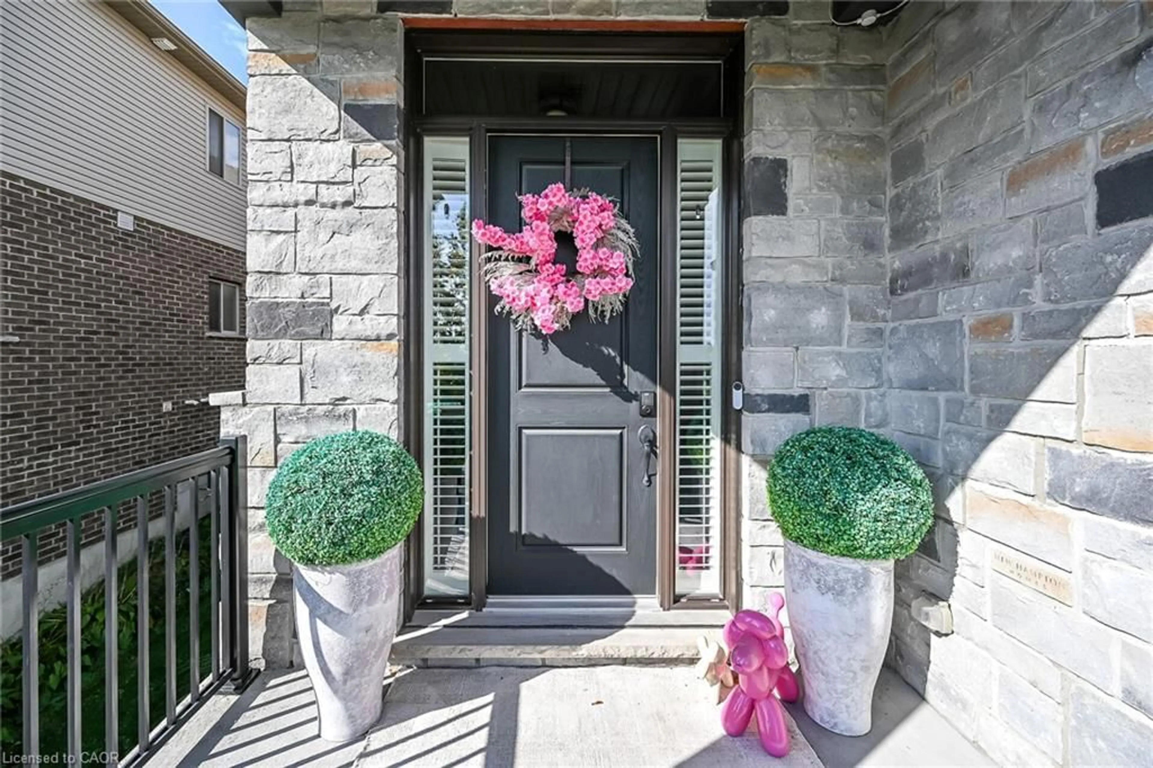 Indoor entryway for 5083 St George's Dr, Beamsville Ontario L0R 1B7