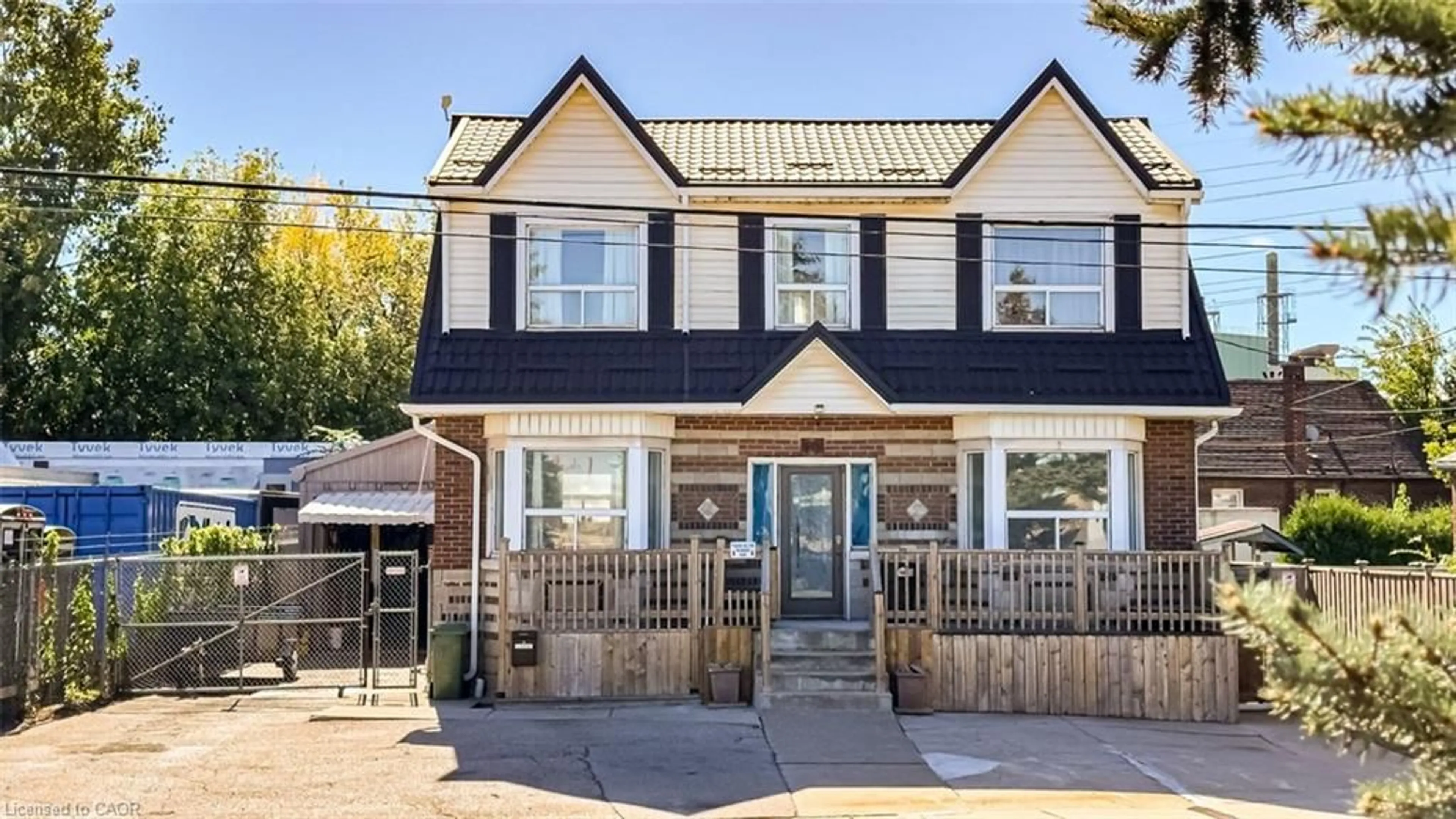 Home with brick exterior material, street for 548 Beach Rd, Hamilton Ontario L8H 3K9