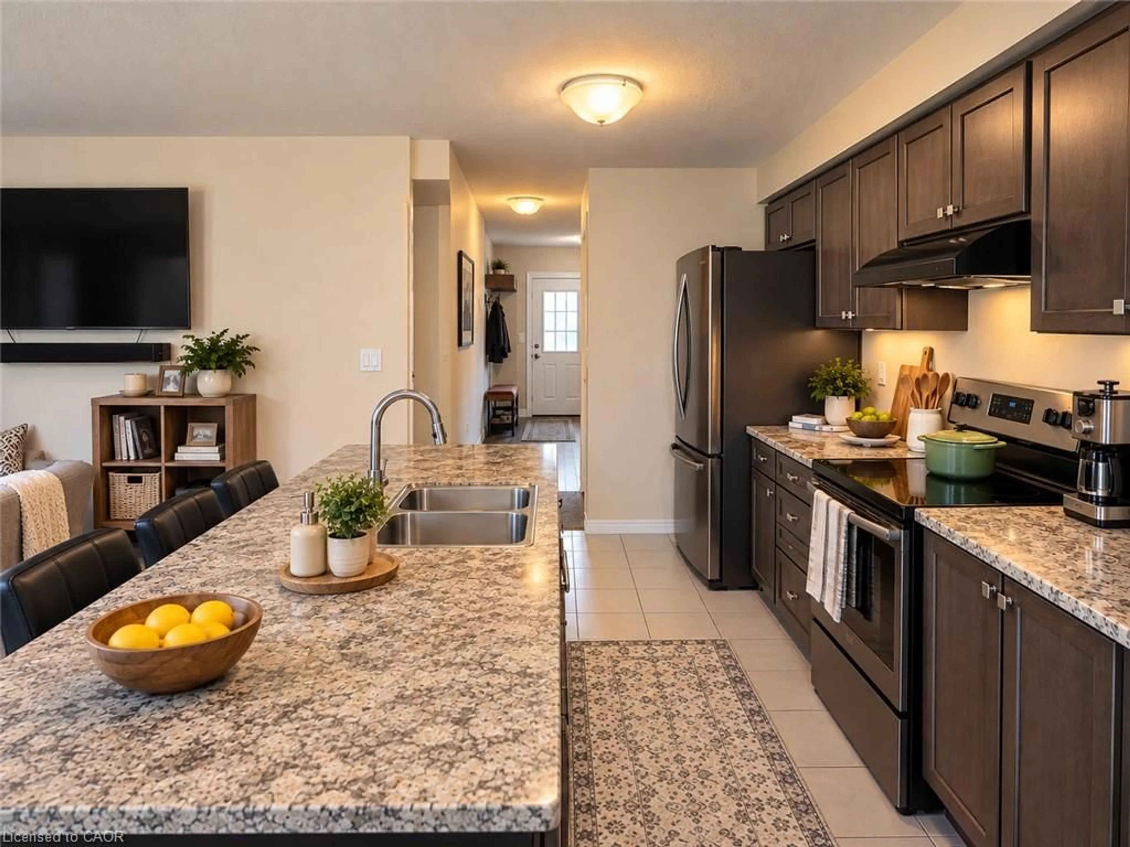 Open concept kitchen, unknown for 25 Sumac Dr, Caledonia Ontario N3W 0C2