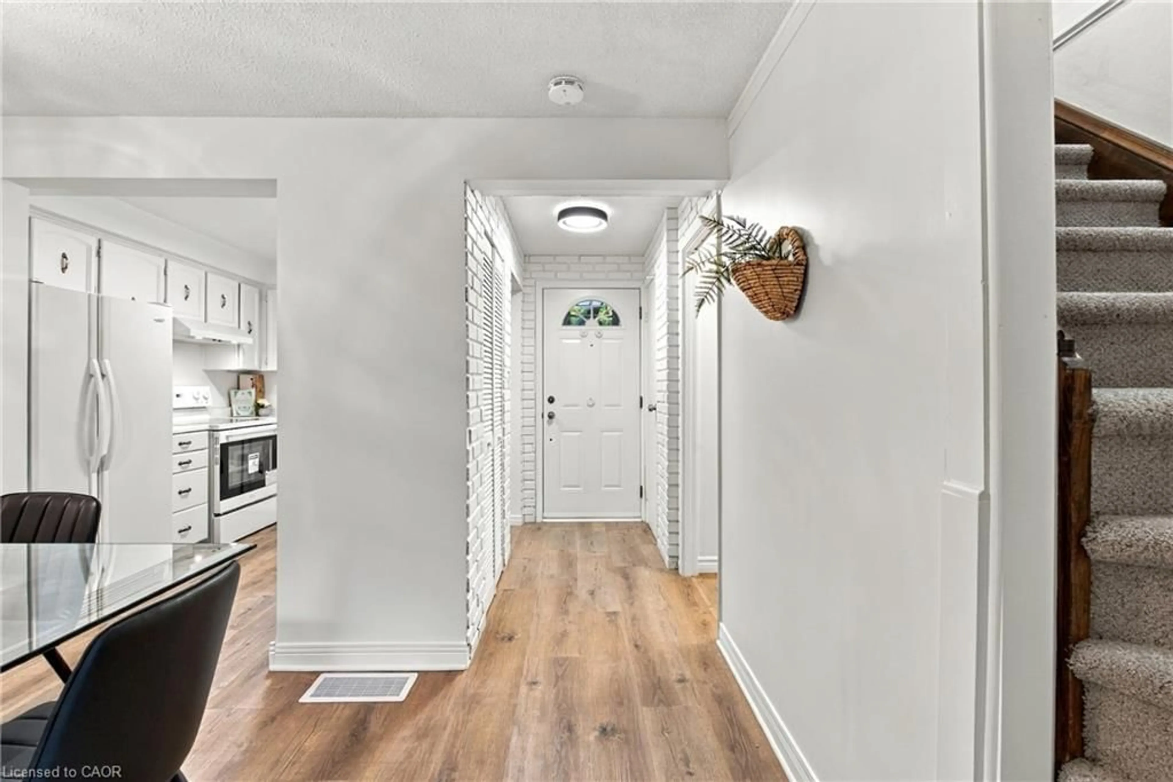 Indoor entryway for 151 Linwell Rd #37, St. Catharines Ontario L2N 6P3