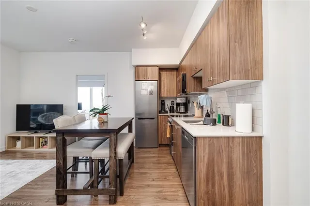 15 Wellington St #1909, Kitchener 2