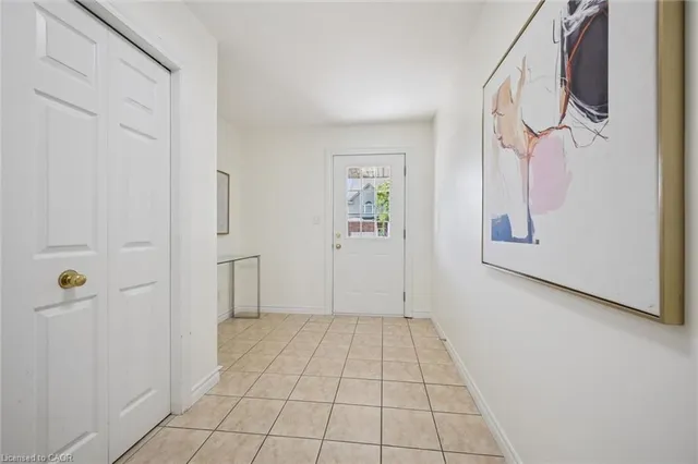 206 Buttercup Crt, Waterloo 5