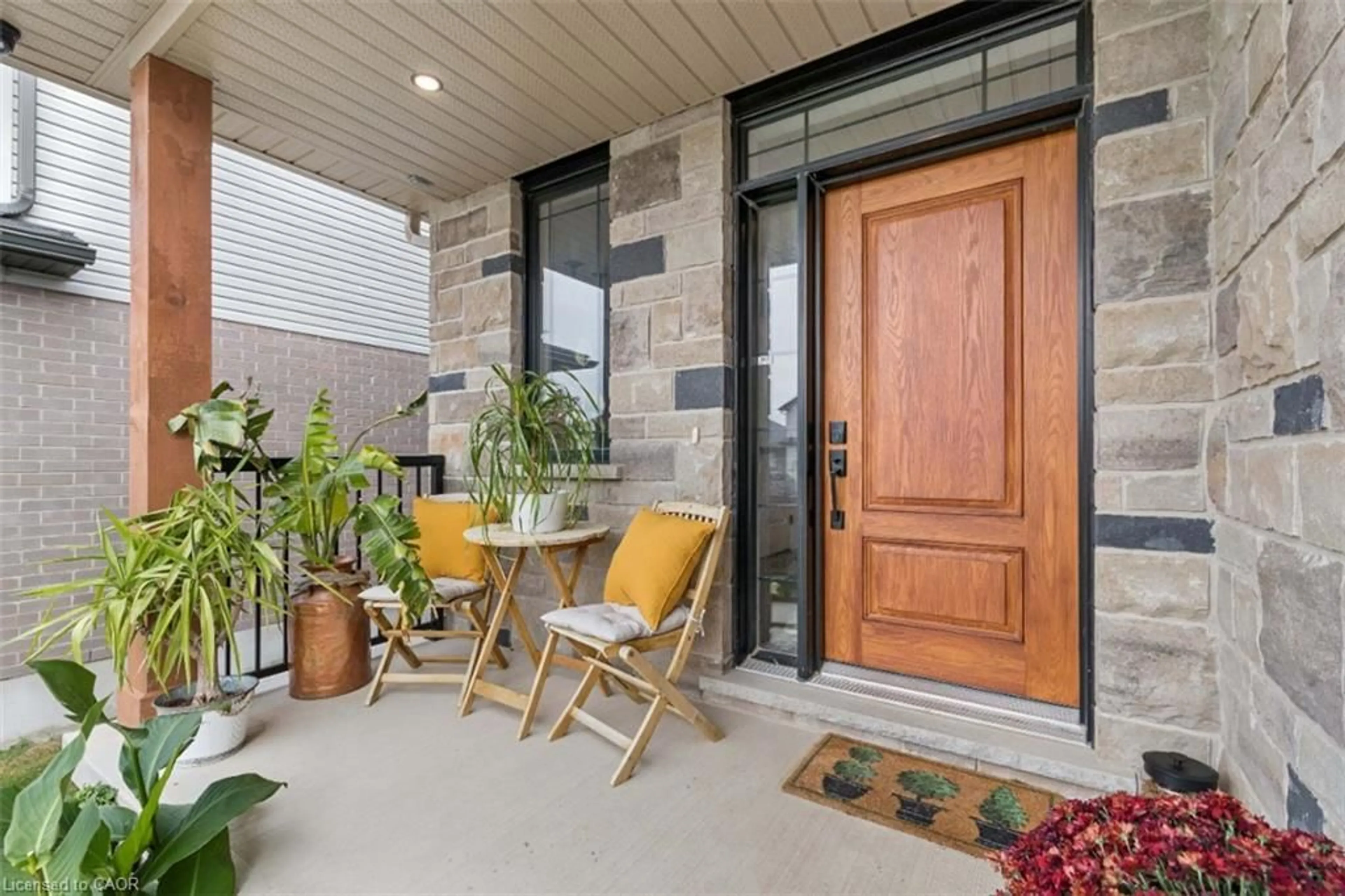 Indoor entryway for 160 Walsh St, Arthur Ontario N0G 1A0