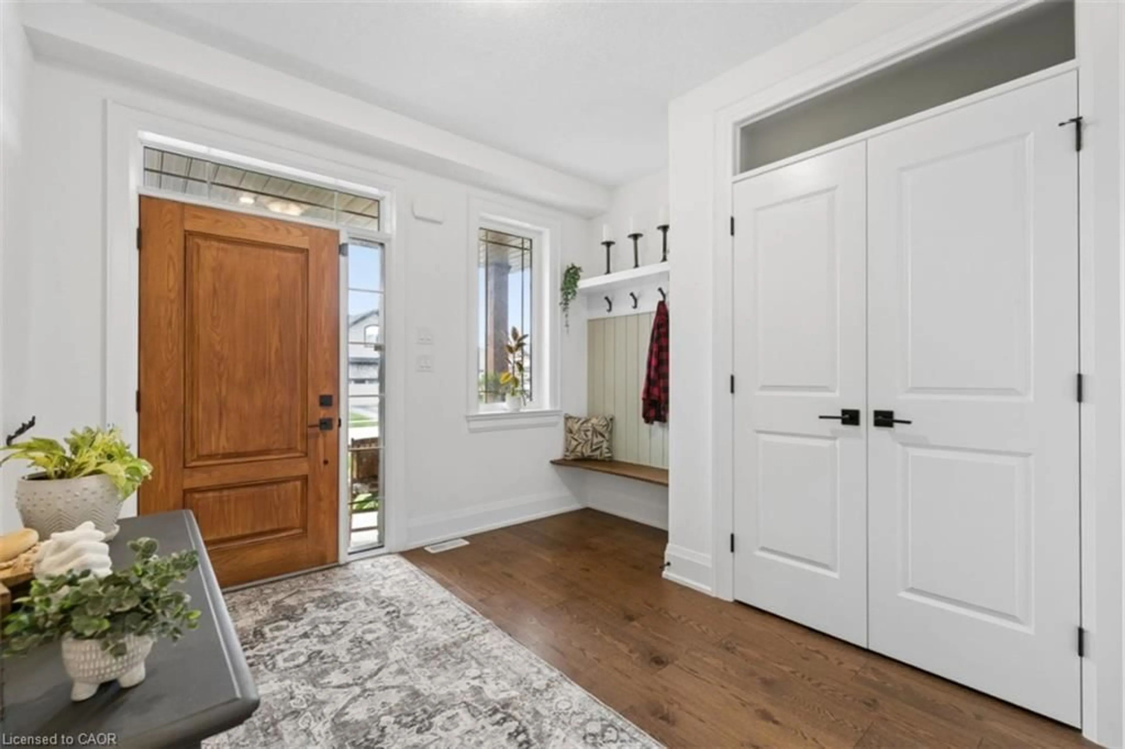 Indoor entryway for 160 Walsh St, Arthur Ontario N0G 1A0
