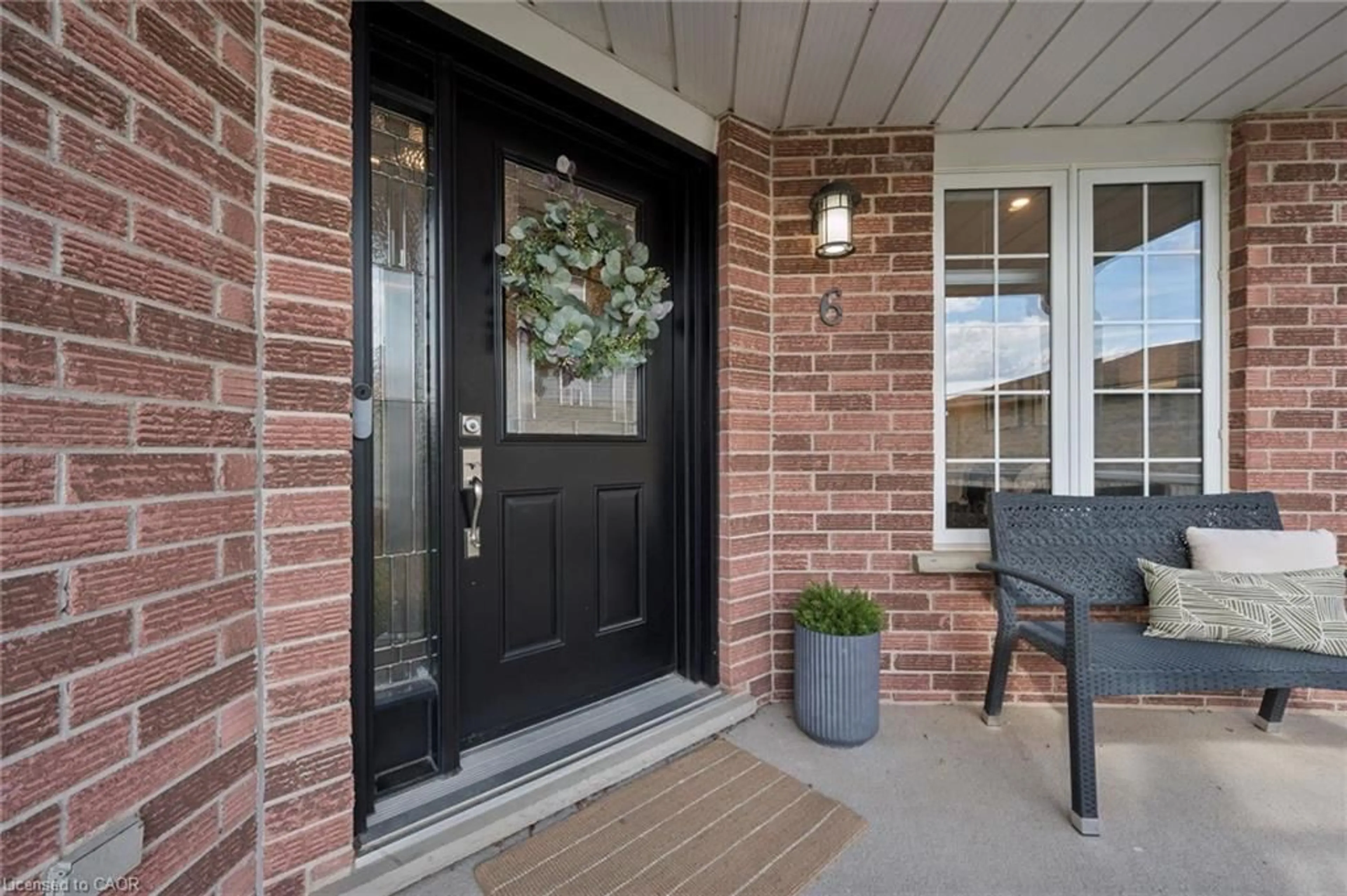 Indoor entryway for 6 Branwood Pl, Kitchener Ontario N2A 4C3