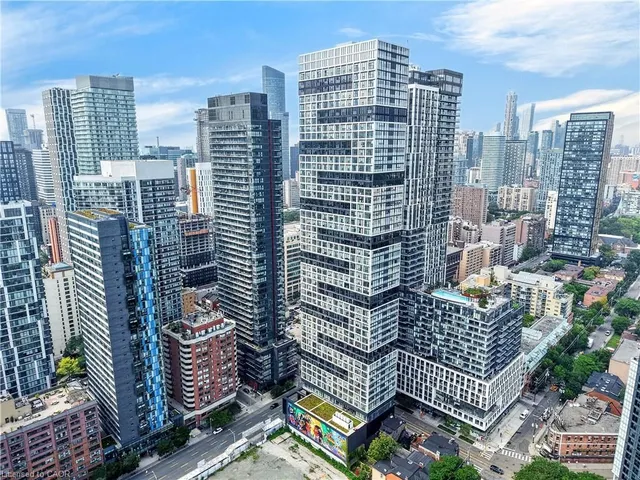 181 Dundas St #807, Toronto 2