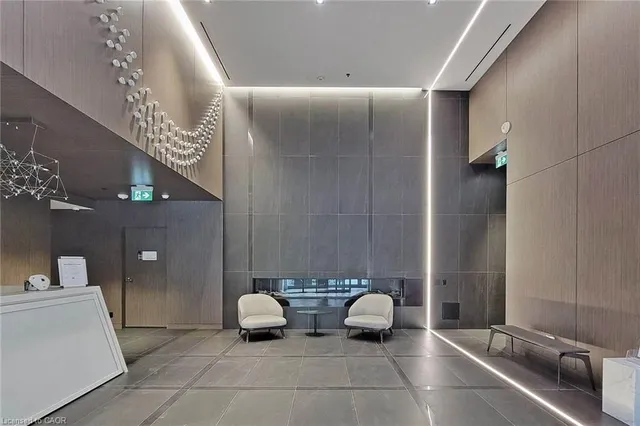 181 Dundas St #807, Toronto 4
