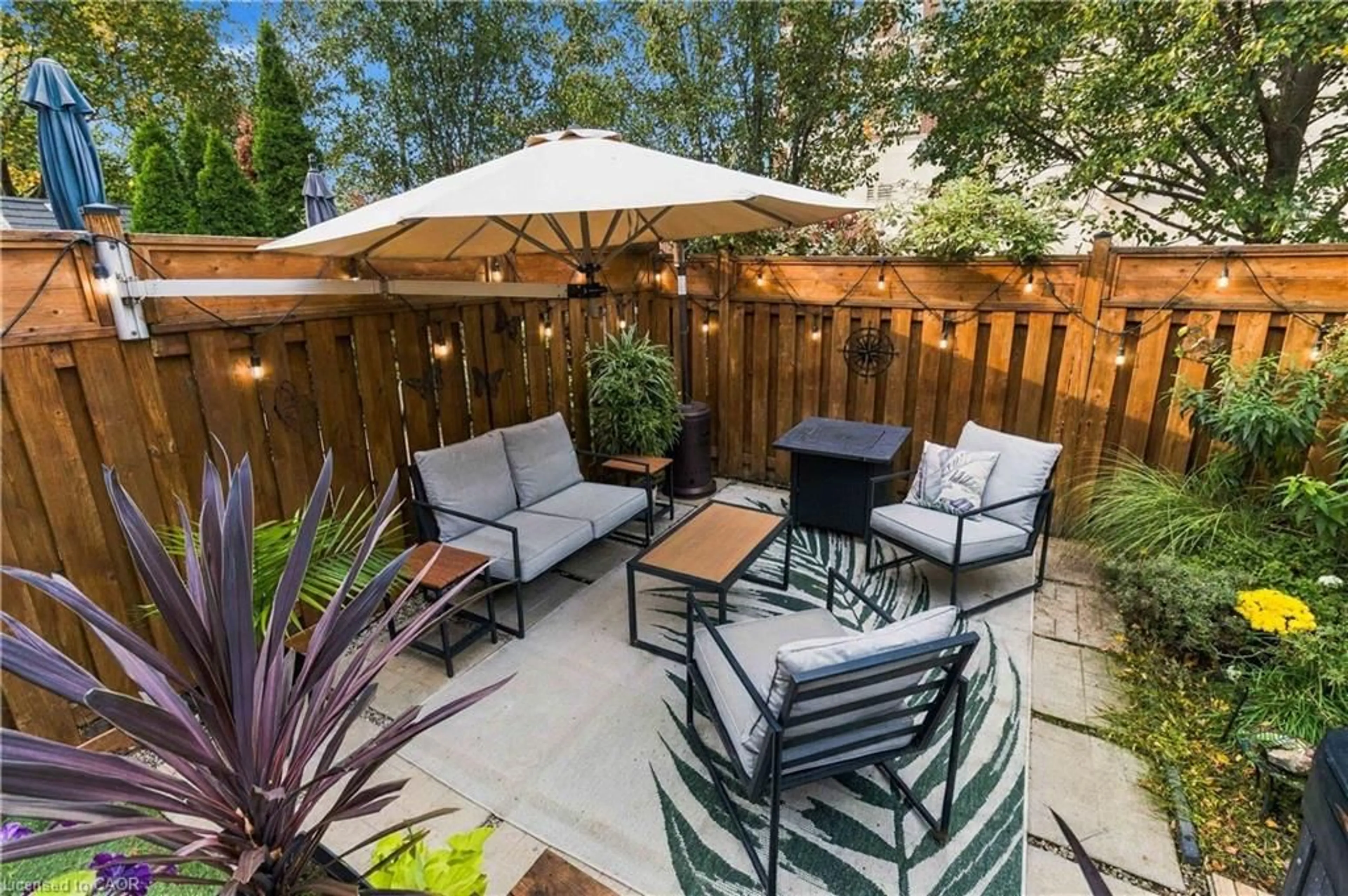 Patio, street for 1848 Mccoy Ave, Burlington Ontario L7L 7M2