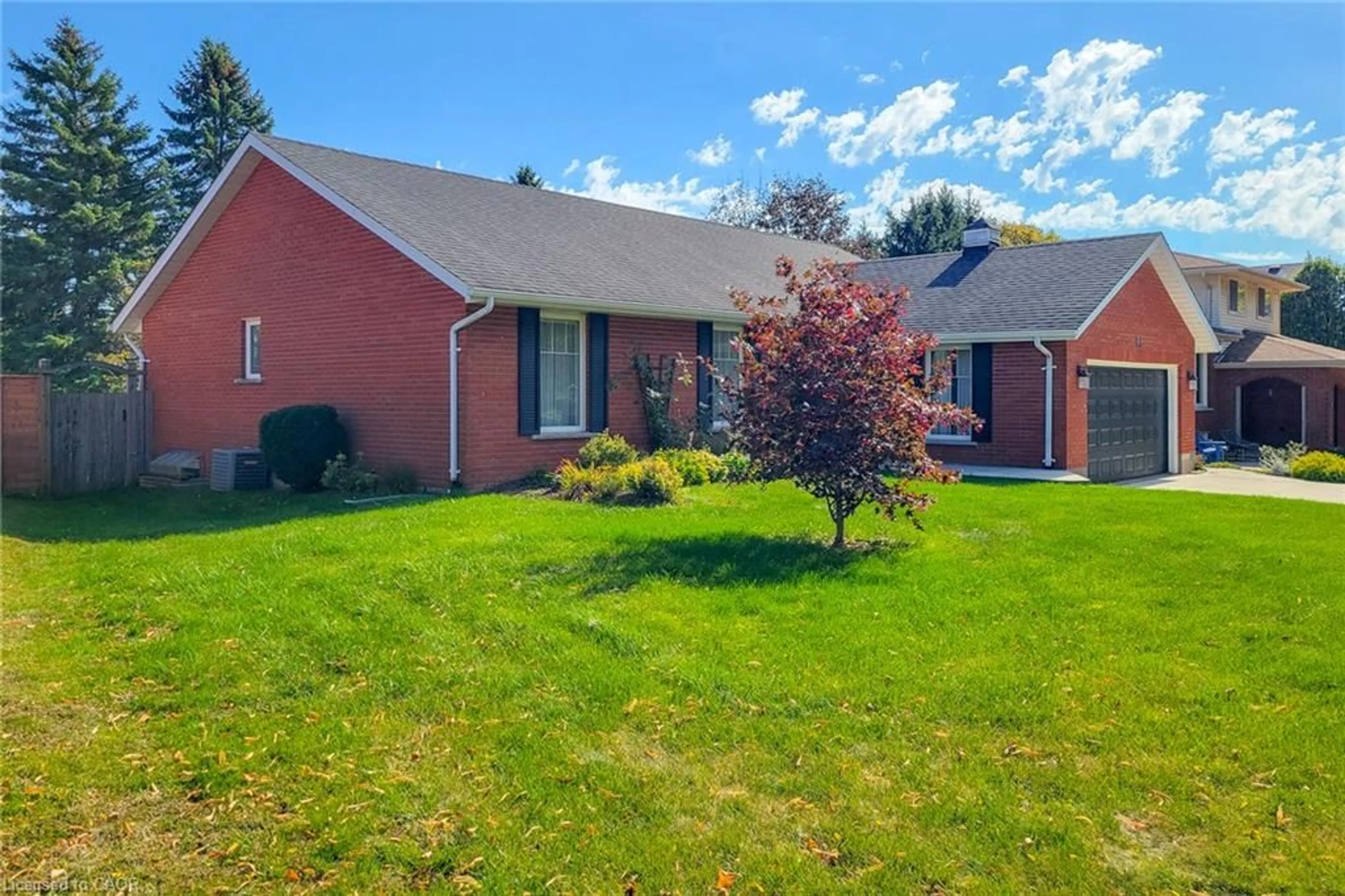 Unknown for 33 Woodstream Blvd, Fonthill Ontario L0S 1E1
