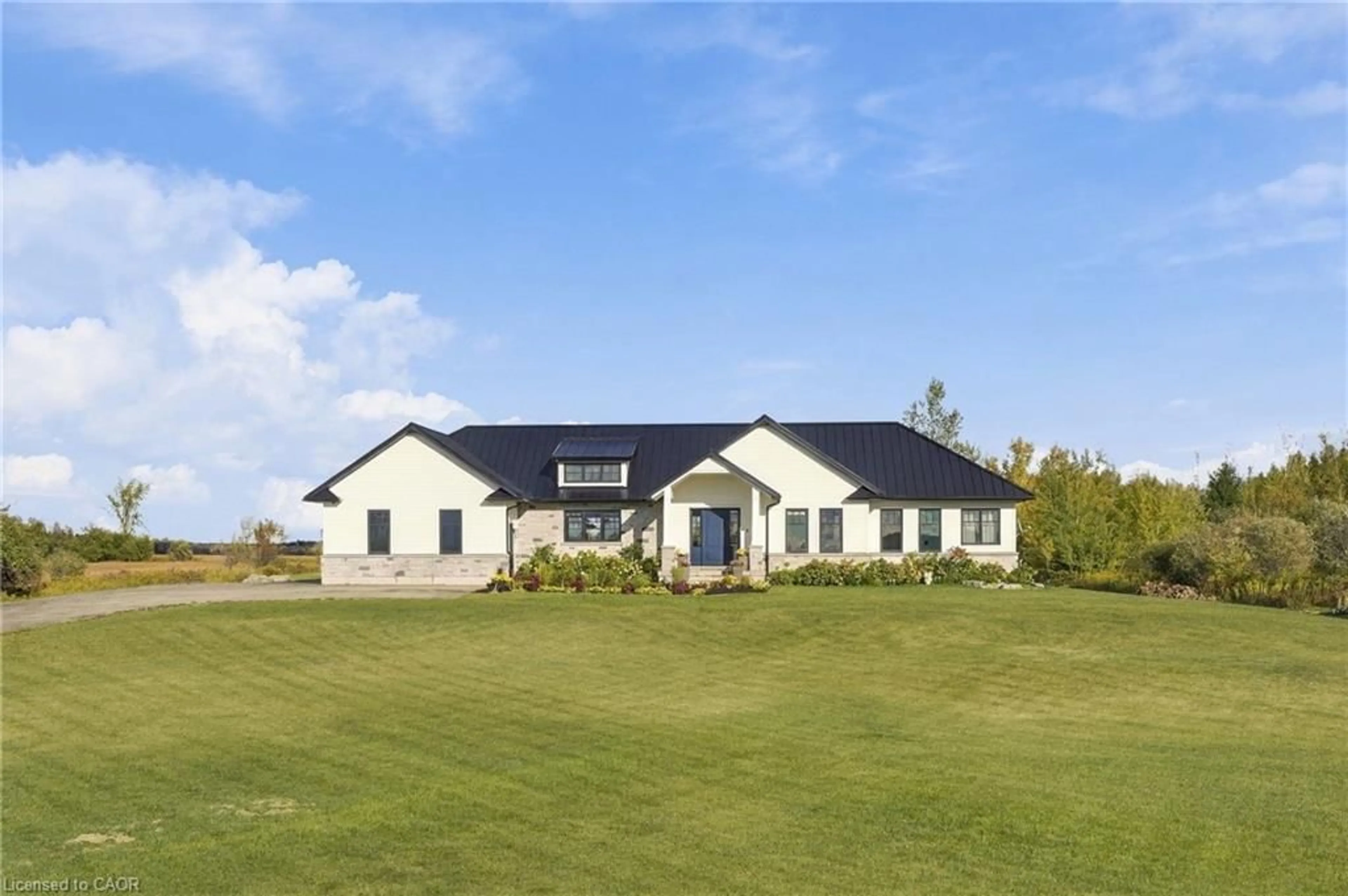 A pic from outside/outdoor area/front of a property/back of a property/a pic from drone, building for 373227 6th Line, Amaranth Ontario L9W 0M4