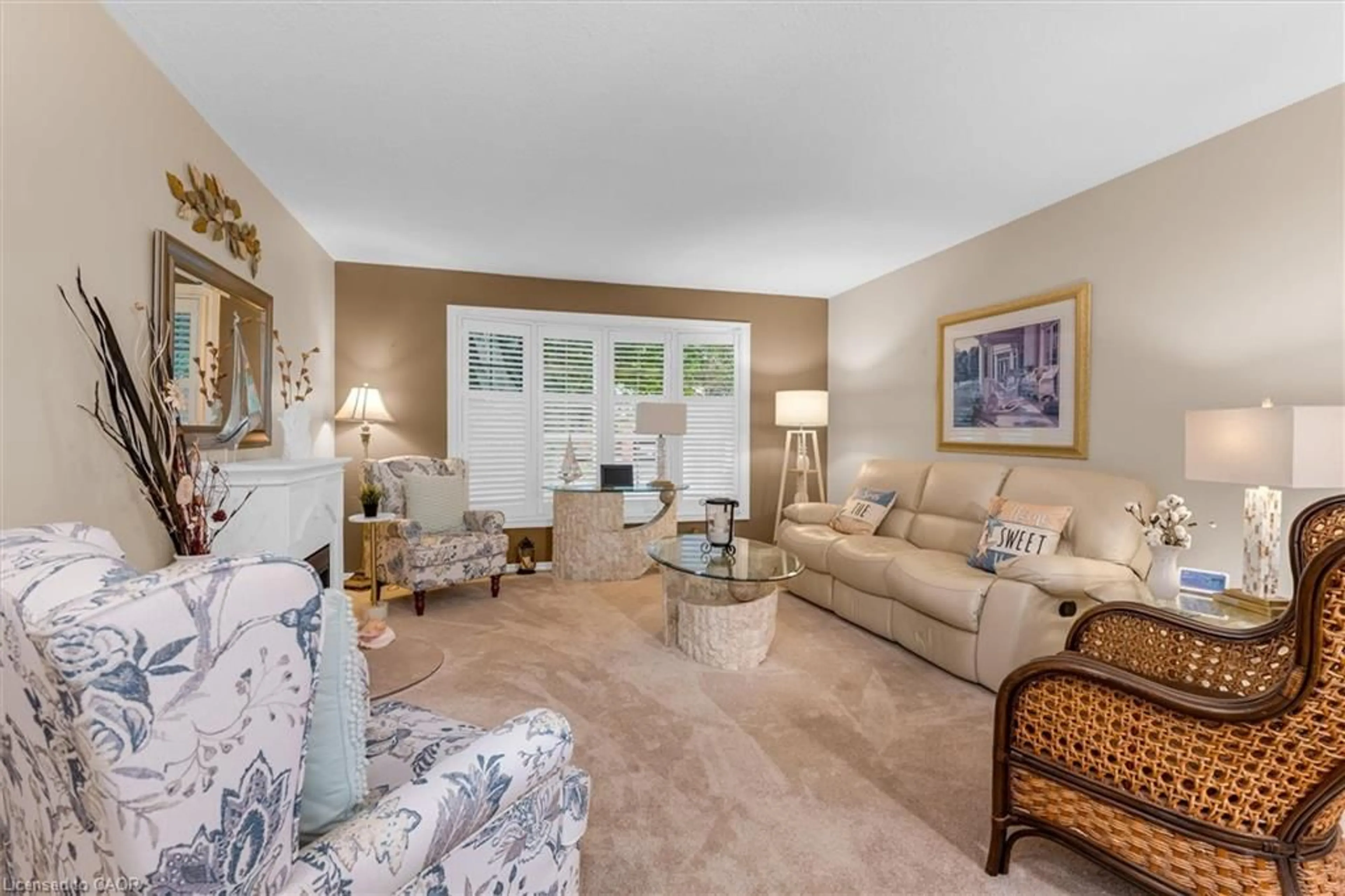 Living room with furniture, carpet floor for 175 Victoria St #31, Simcoe Ontario N3Y 5L8