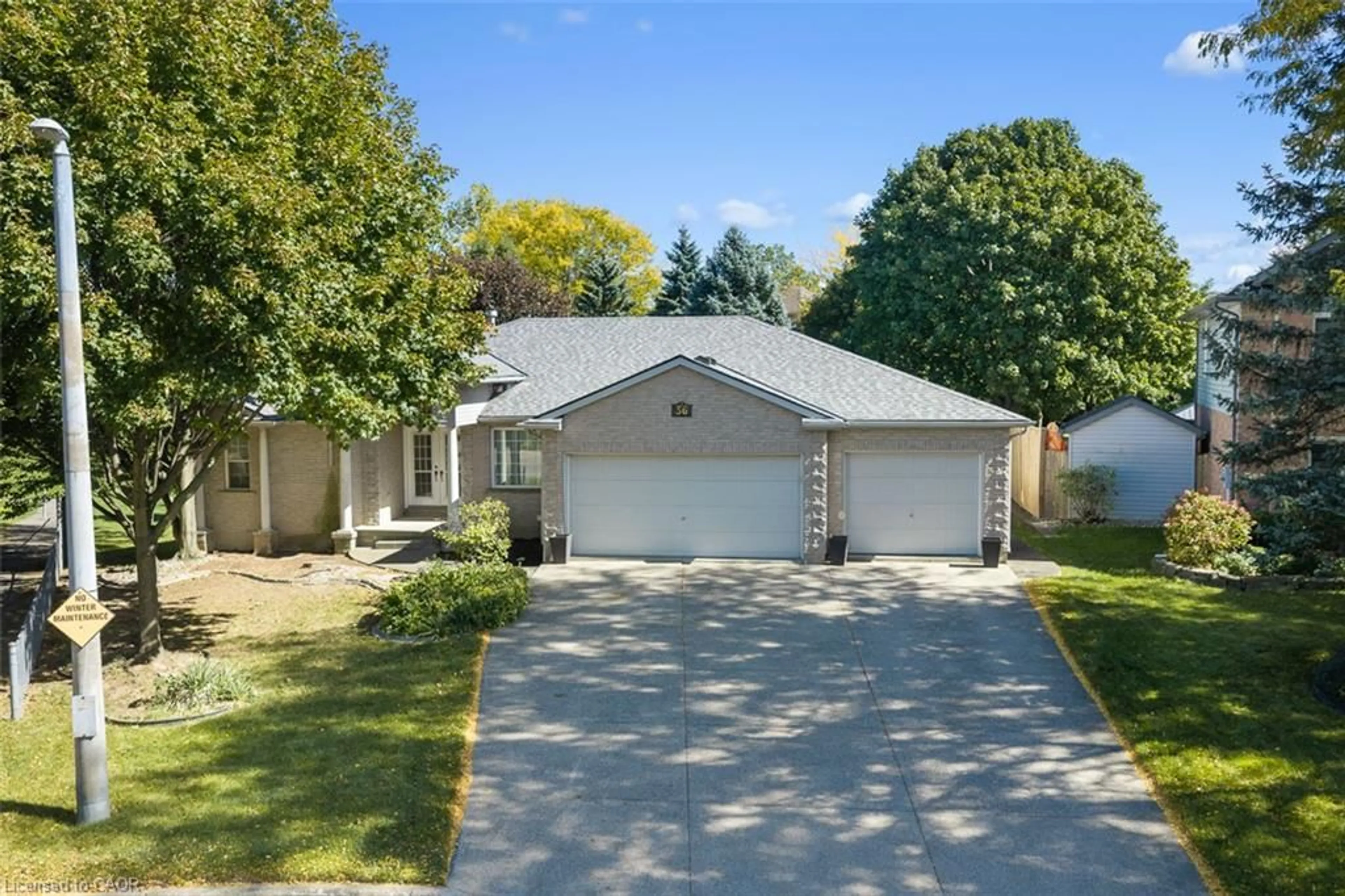 A pic from outside/outdoor area/front of a property/back of a property/a pic from drone, street for 36 Virginia St, Welland Ontario L3C 7A4