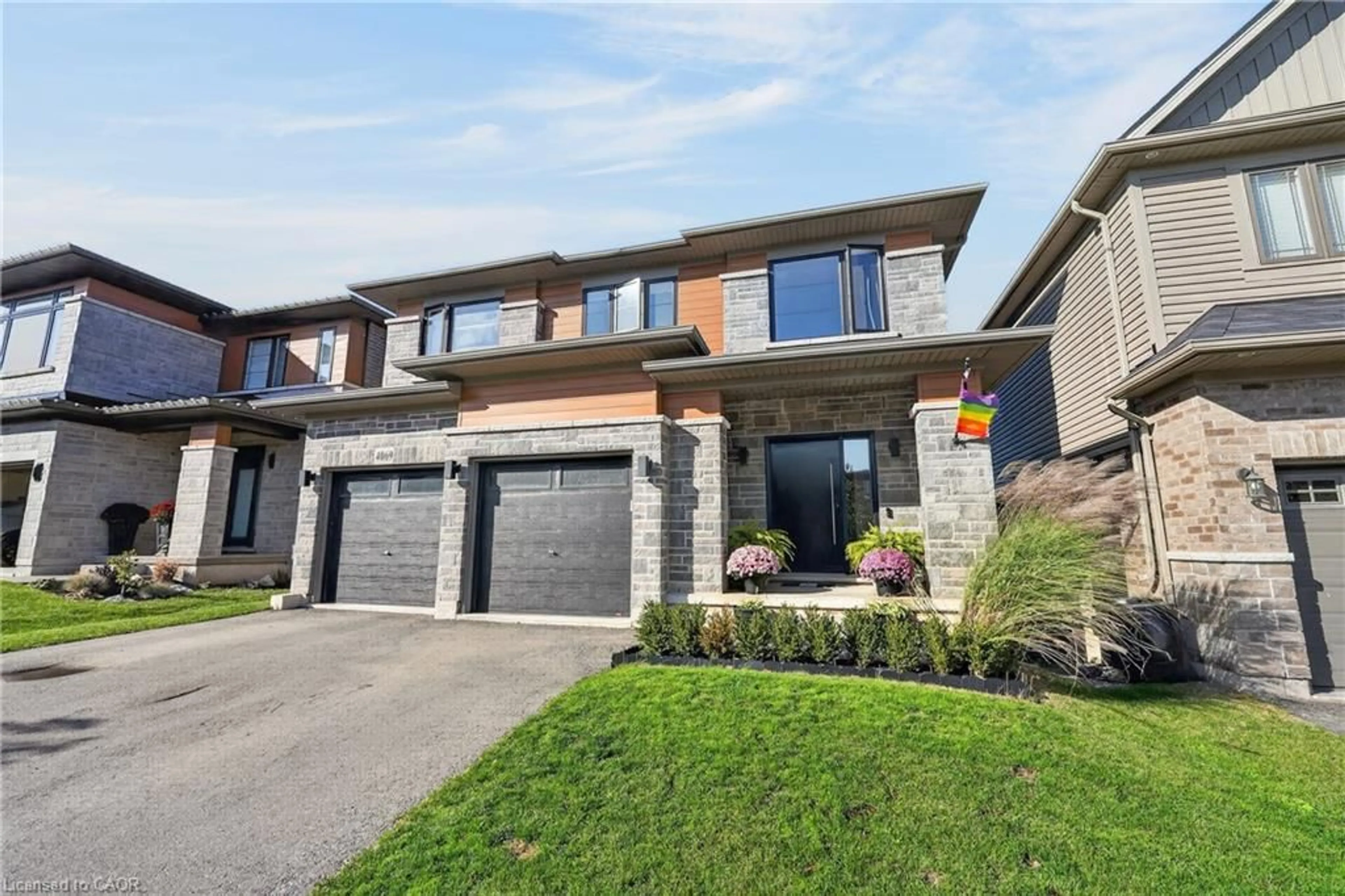Home with brick exterior material, street for 4069 Brock St, Beamsville Ontario L3J 0S8