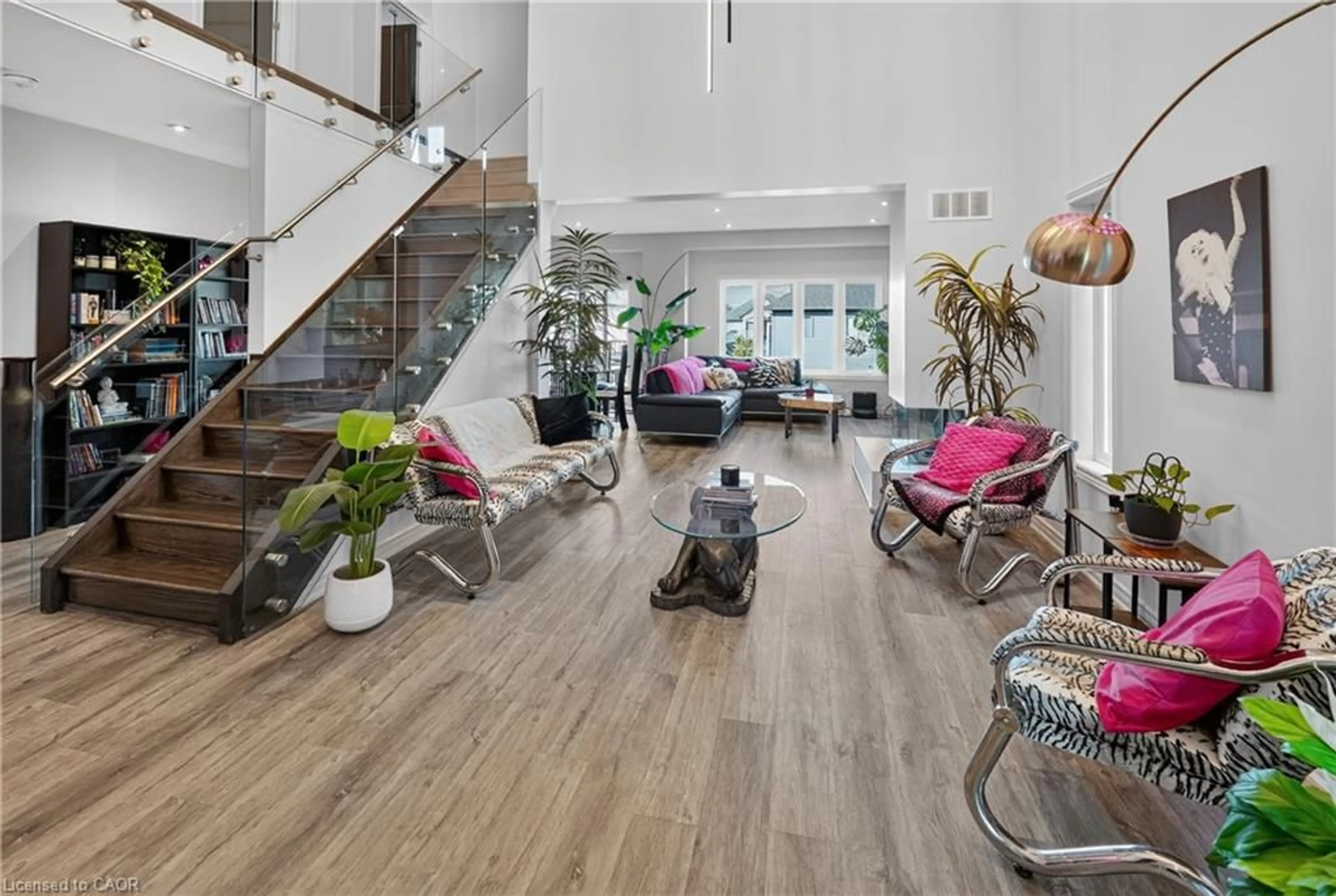 Lobby for 4069 Brock St, Beamsville Ontario L3J 0S8