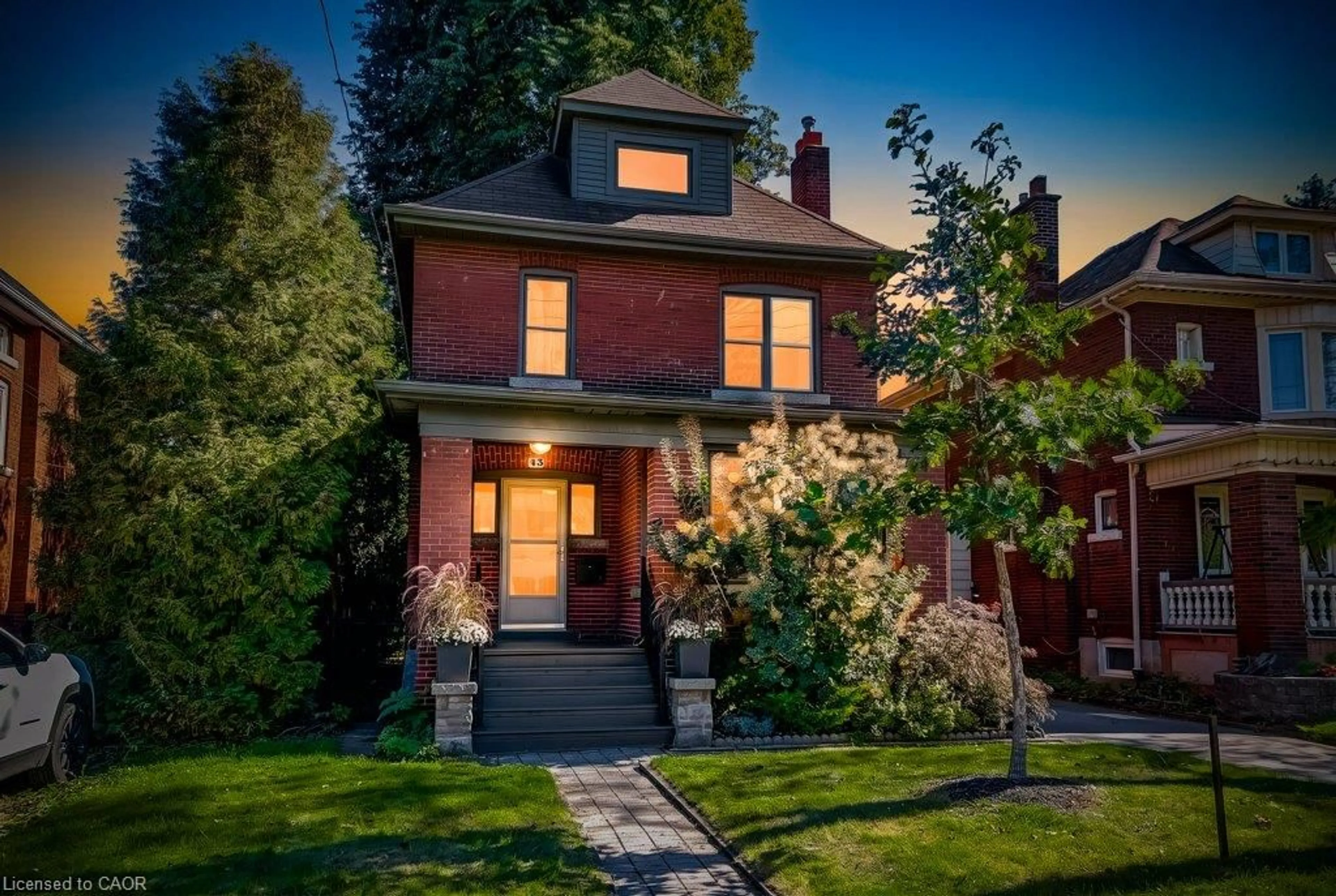 Home with brick exterior material, street for 43 Rosslyn Ave, Hamilton Ontario L8M 3J1