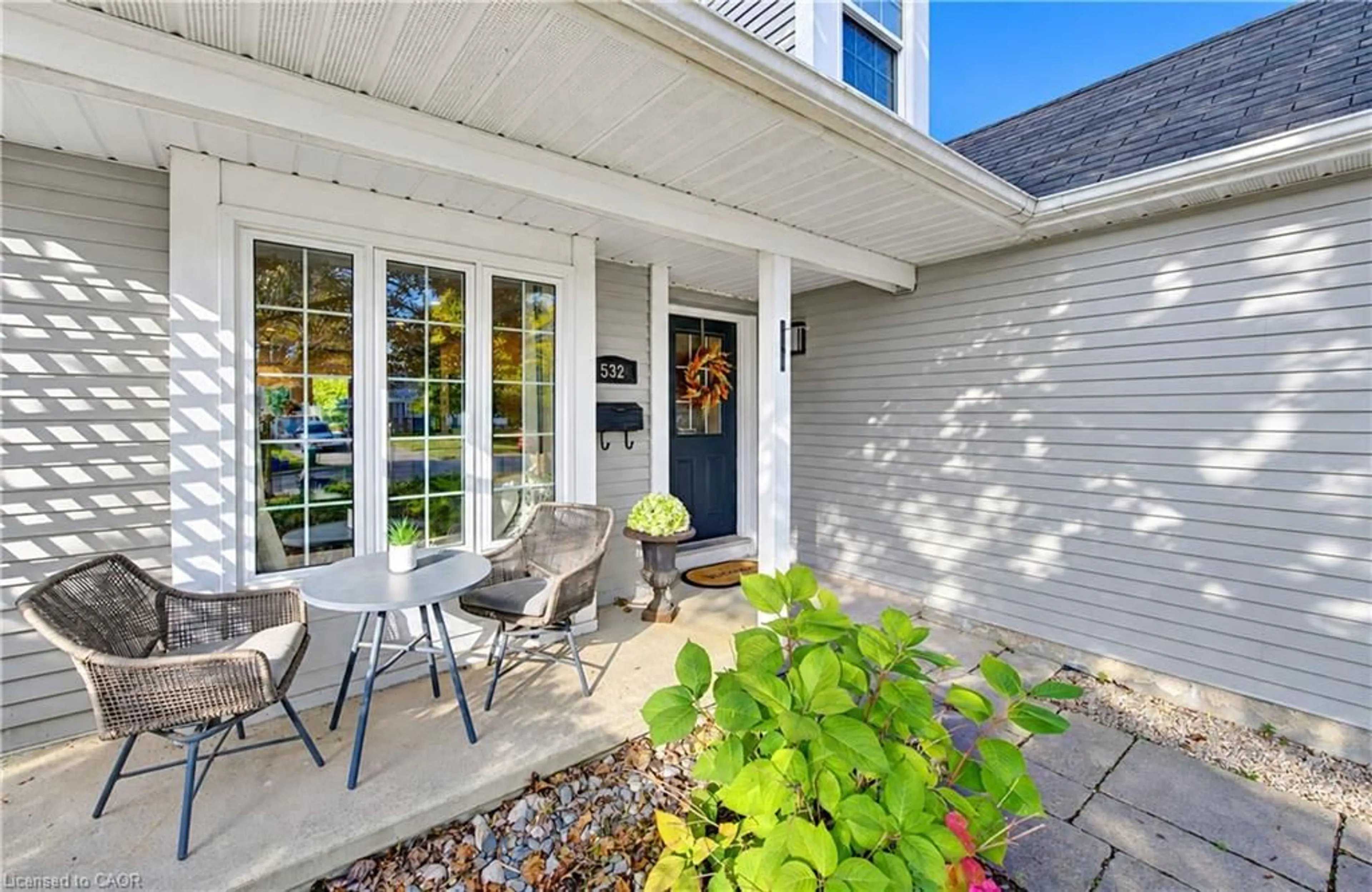 Patio, street for 532 Westvale Dr, Waterloo Ontario N2T 2B7