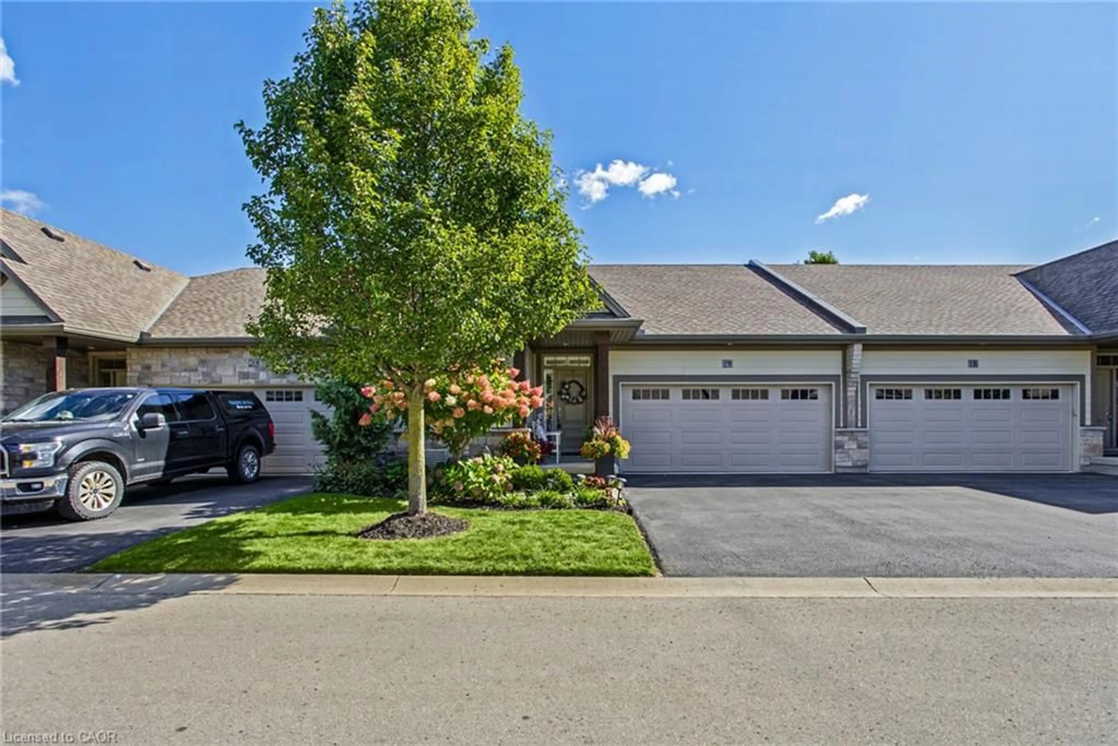 A pic from outside/outdoor area/front of a property/back of a property/a pic from drone, street for 3340 Culp Rd #19, Vineland Station Ontario L0R 2E0